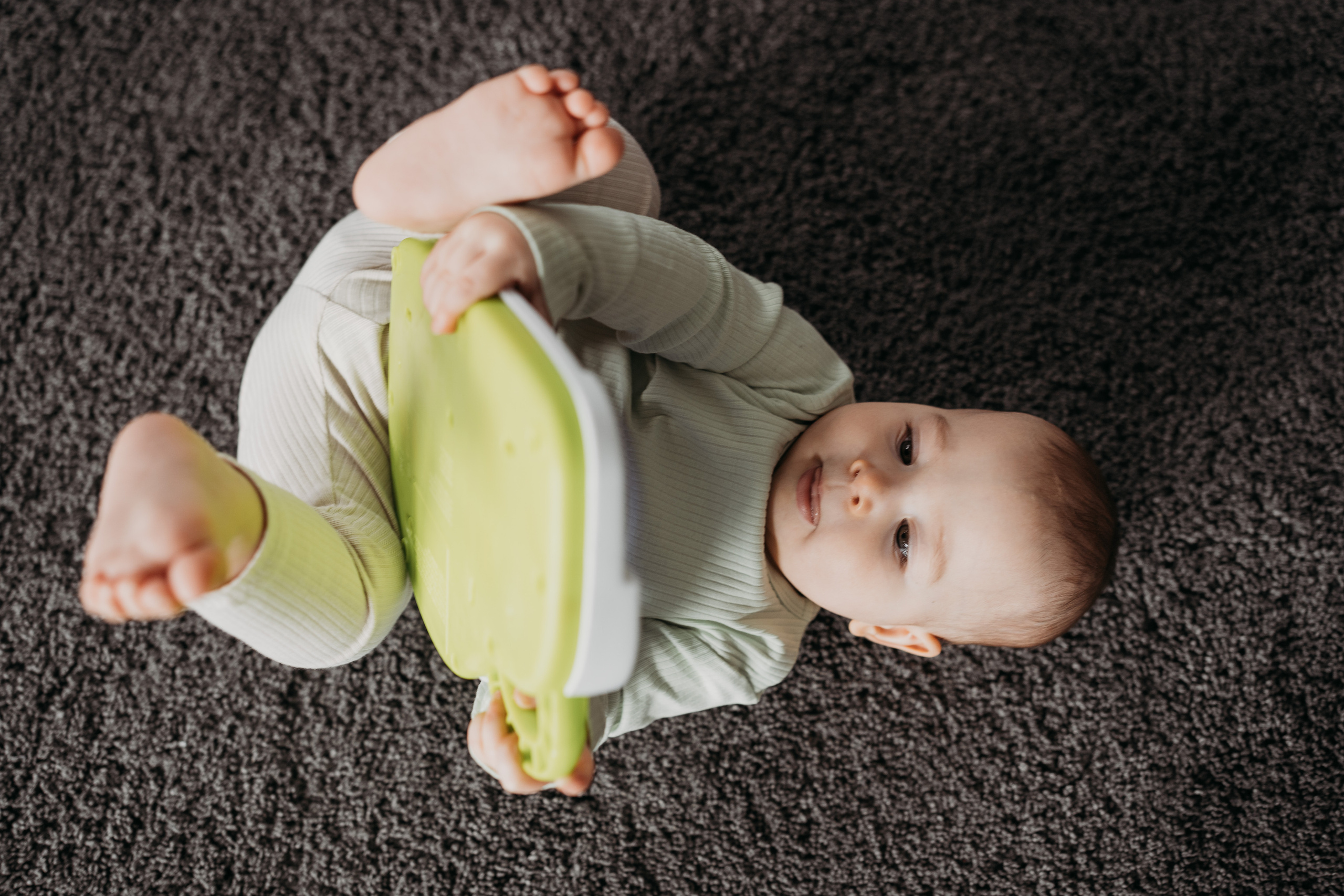 Настя, Саша, Даня и их родители. Фотограф новорожденных и детей первого года Евгения Михалькевич