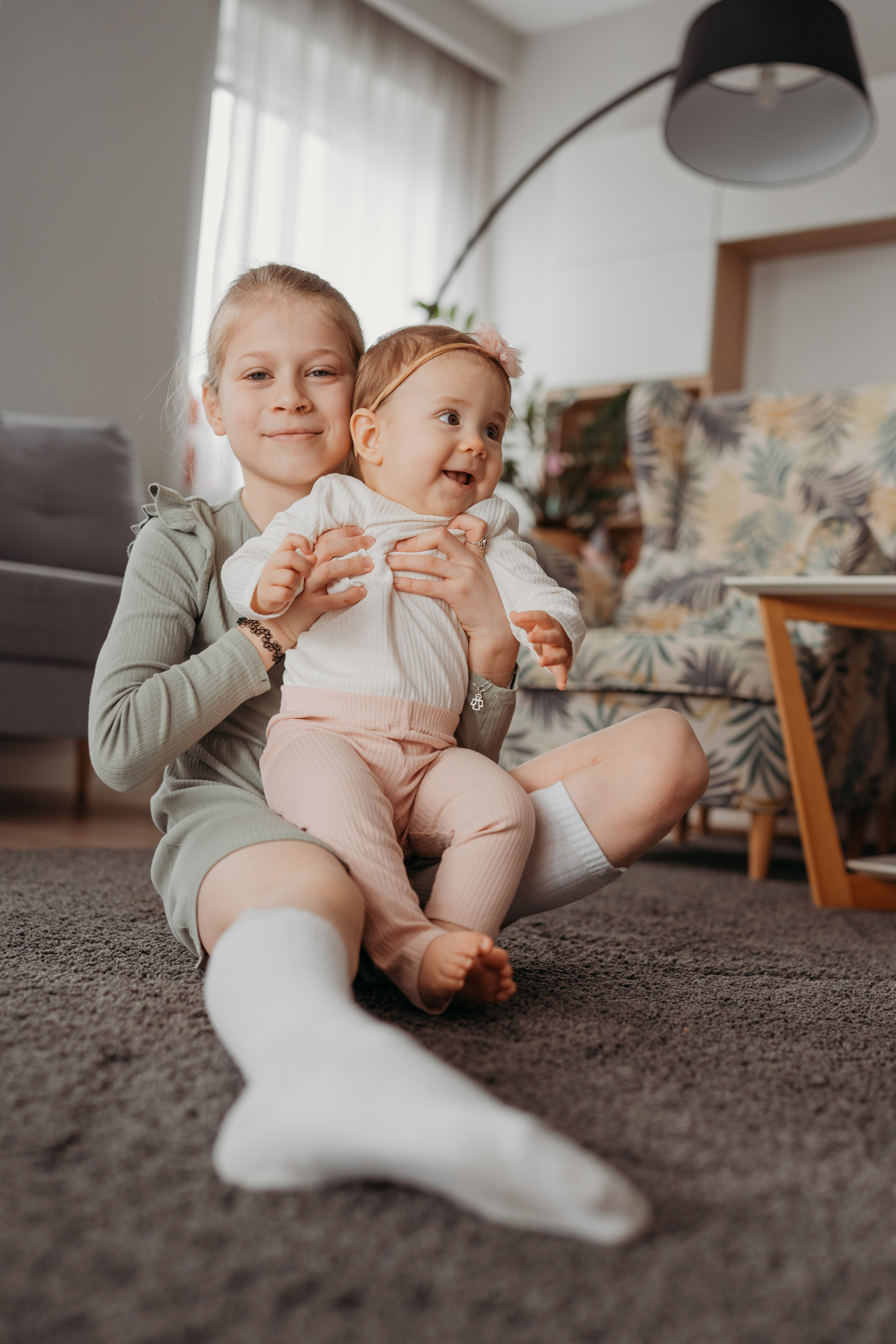 Настя, Саша, Даня и их родители. Фотограф новорожденных и детей первого года Евгения Михалькевич