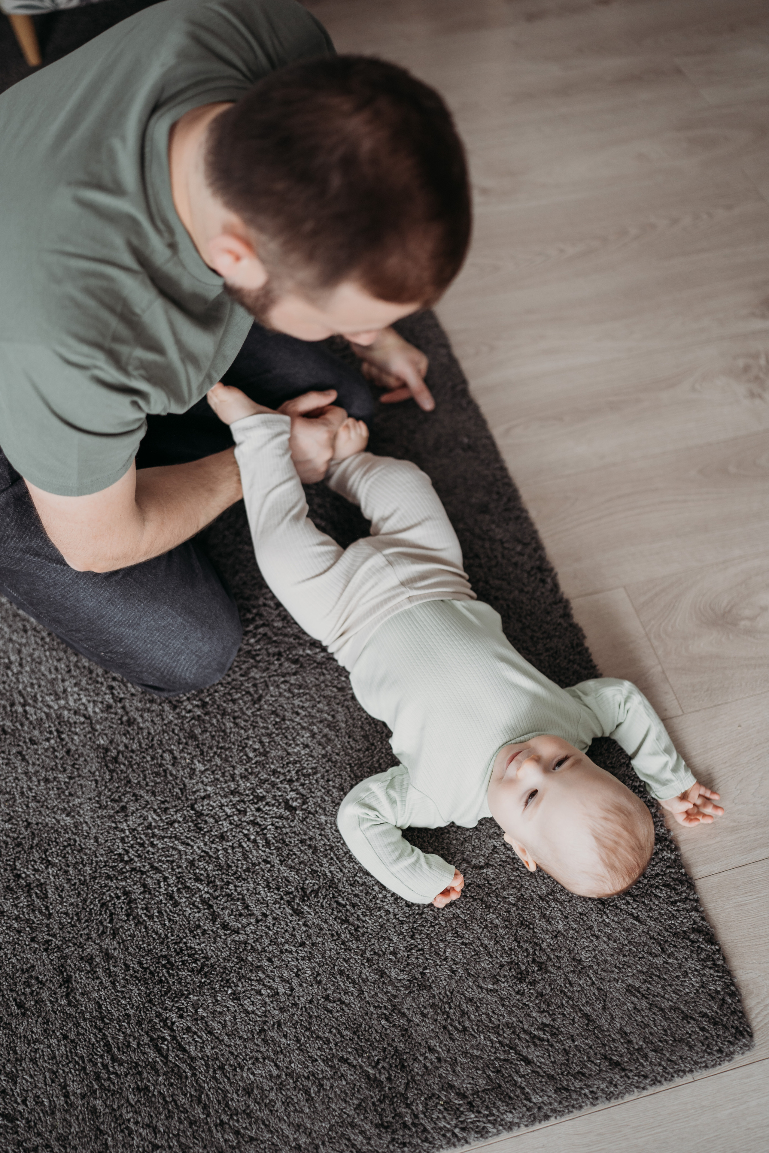 Настя, Саша, Даня и их родители. Фотограф новорожденных и детей первого года Евгения Михалькевич