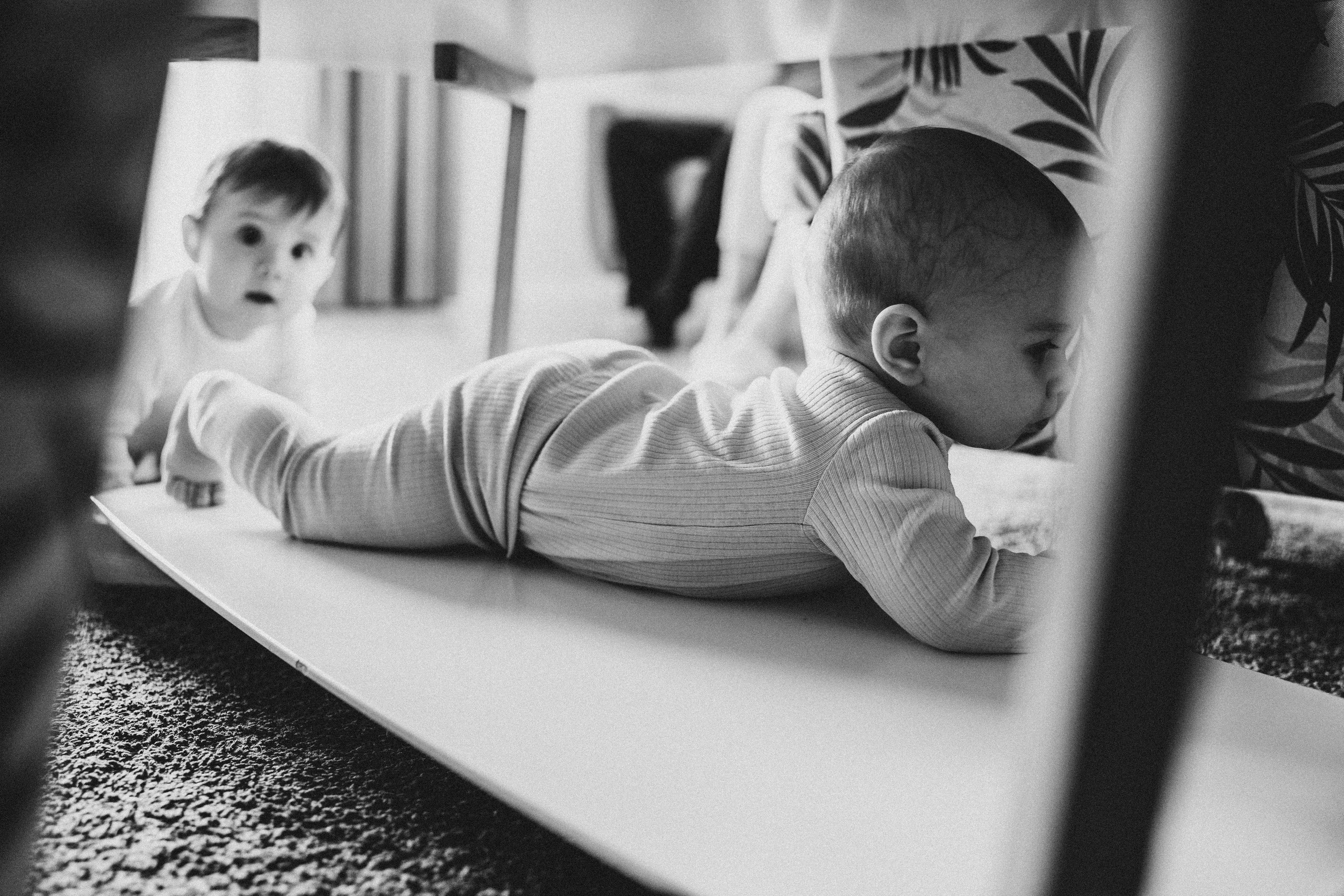 Настя, Саша, Даня и их родители. Фотограф новорожденных и детей первого года Евгения Михалькевич