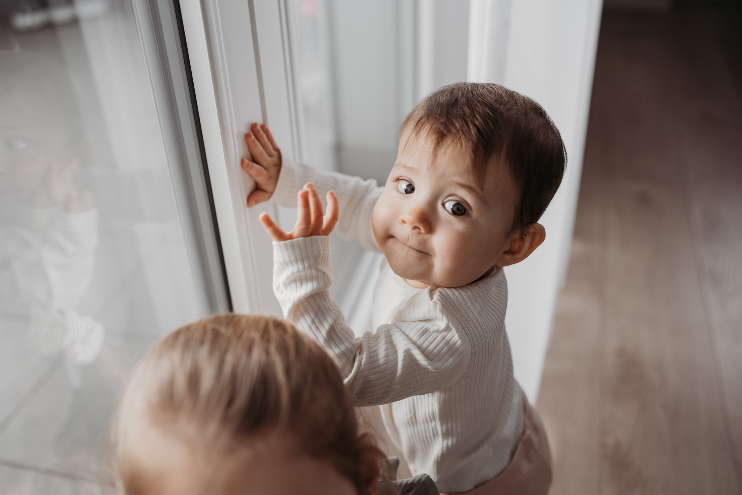 Настя, Саша, Даня и их родители. Фотограф новорожденных и детей первого года Евгения Михалькевич