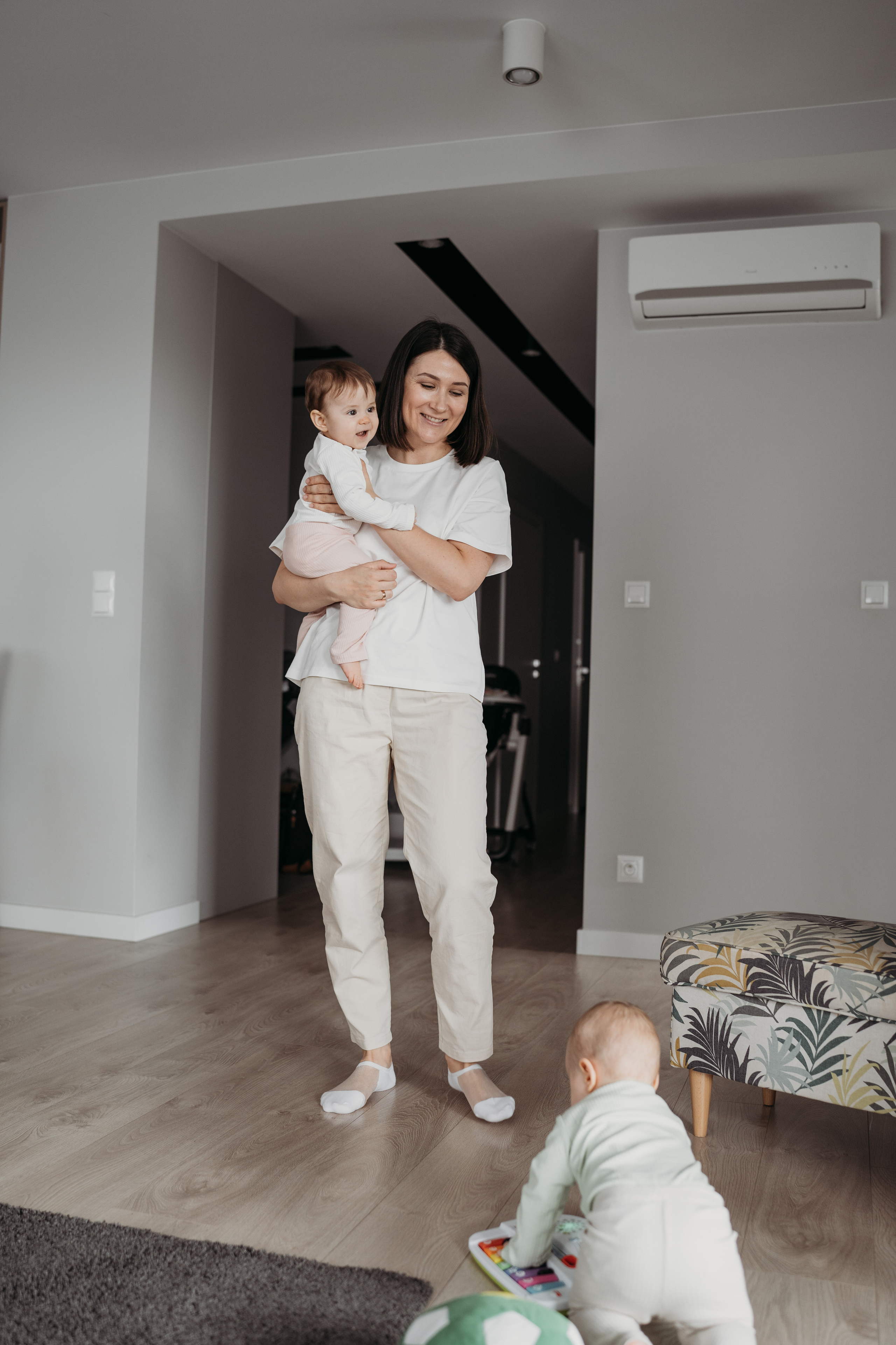 Настя, Саша, Даня и их родители. Фотограф новорожденных и детей первого года Евгения Михалькевич