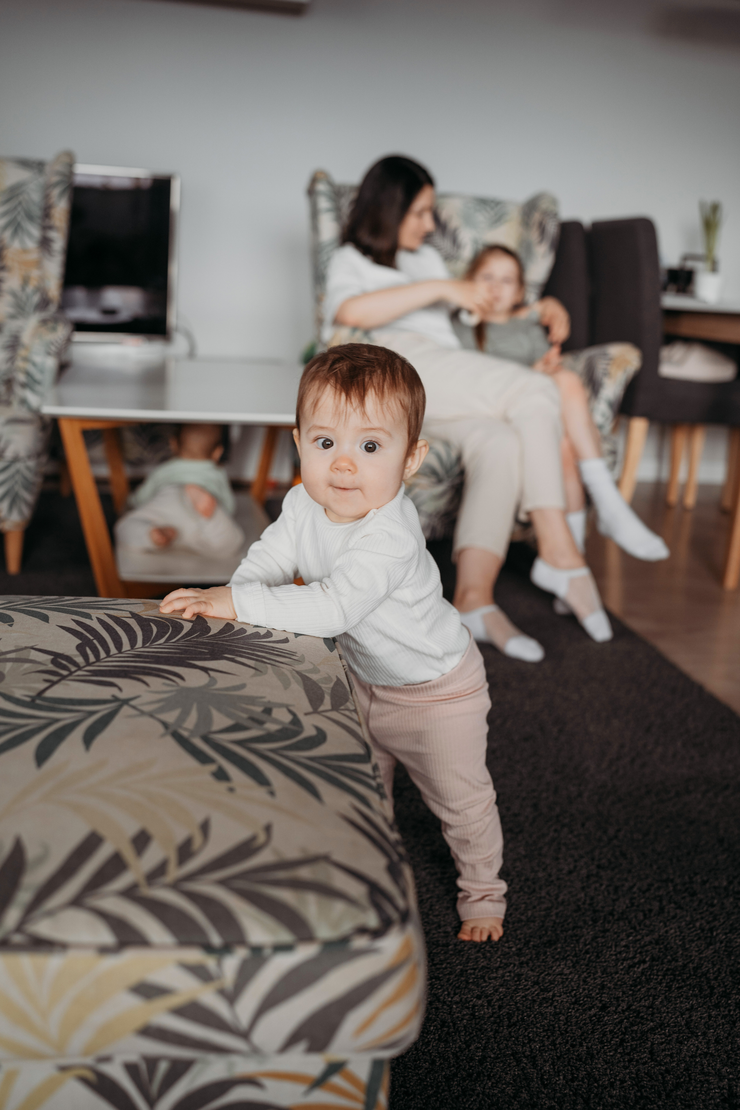 Настя, Саша, Даня и их родители. Фотограф новорожденных и детей первого года Евгения Михалькевич