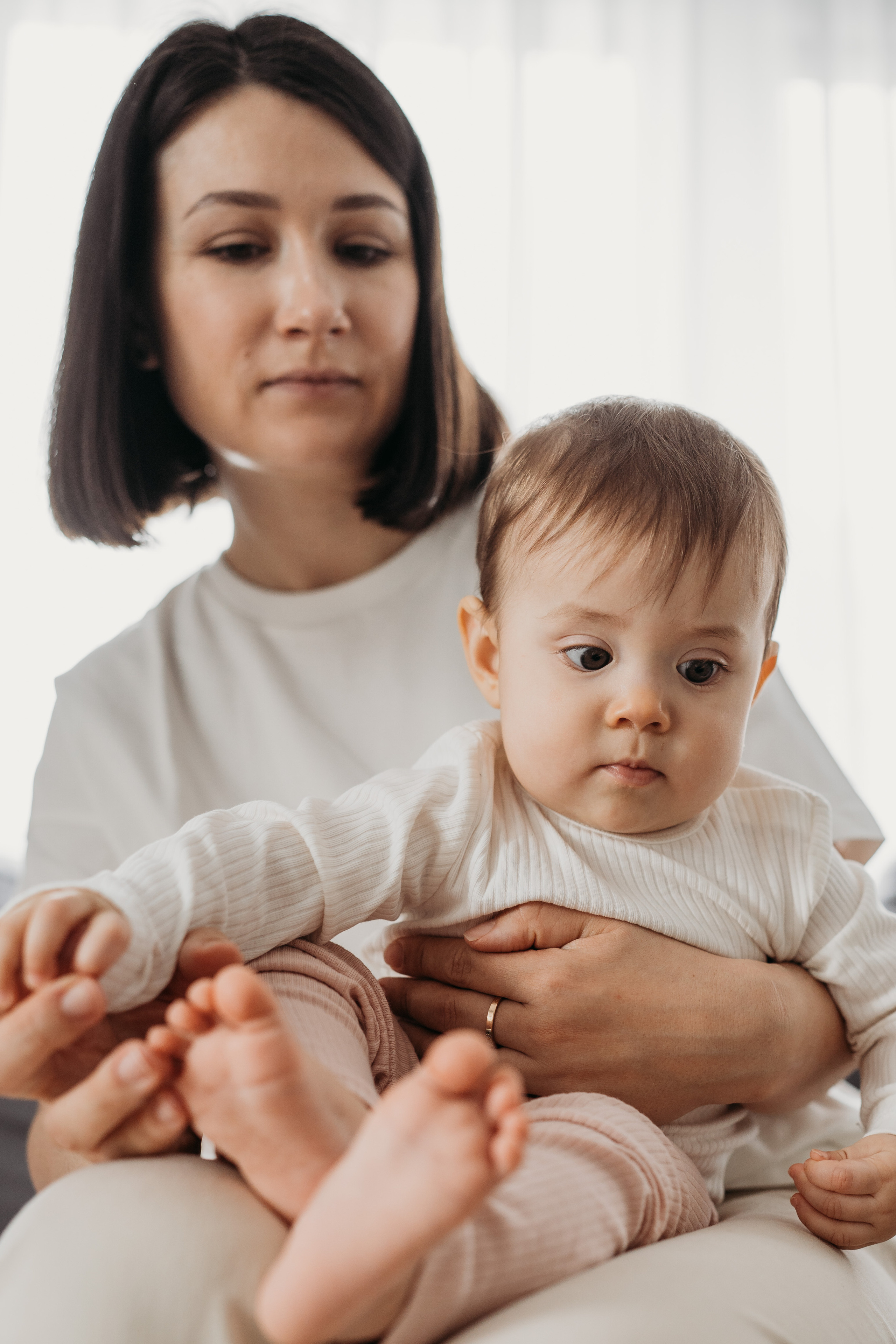 Настя, Саша, Даня и их родители. Фотограф новорожденных и детей первого года Евгения Михалькевич