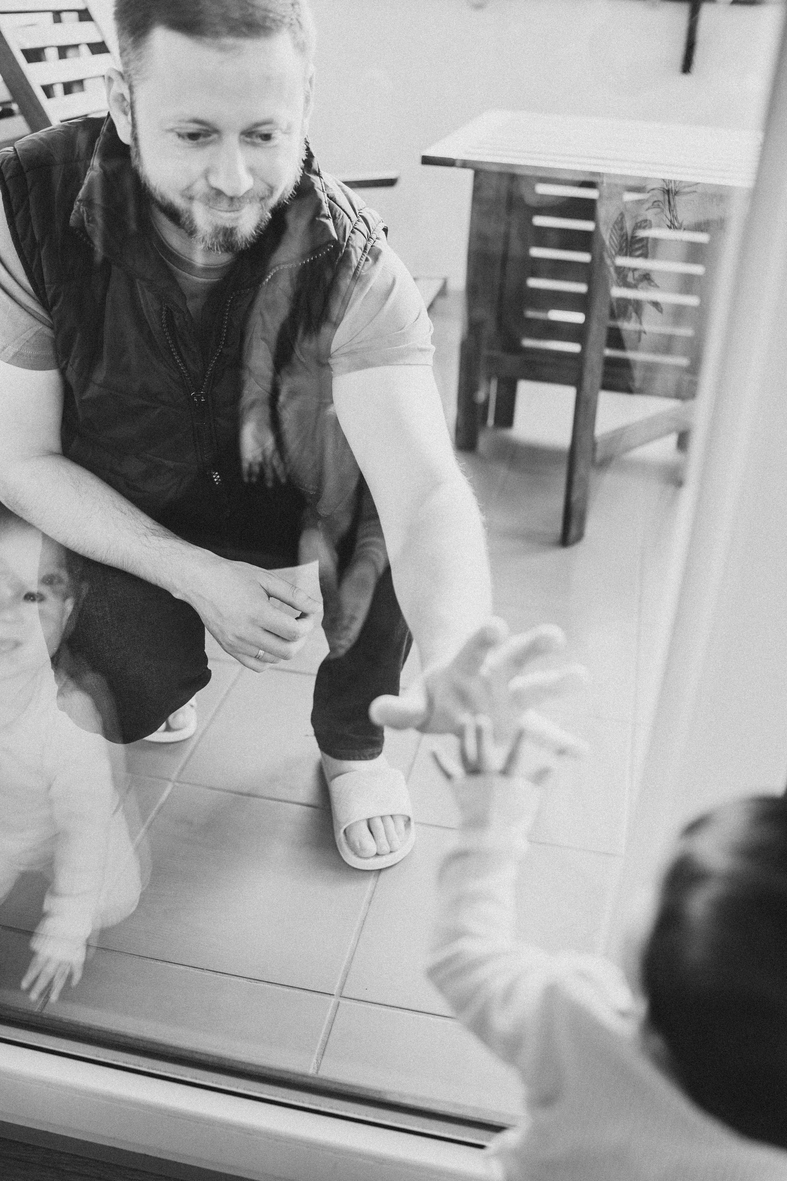 Настя, Саша, Даня и их родители. Фотограф новорожденных и детей первого года Евгения Михалькевич