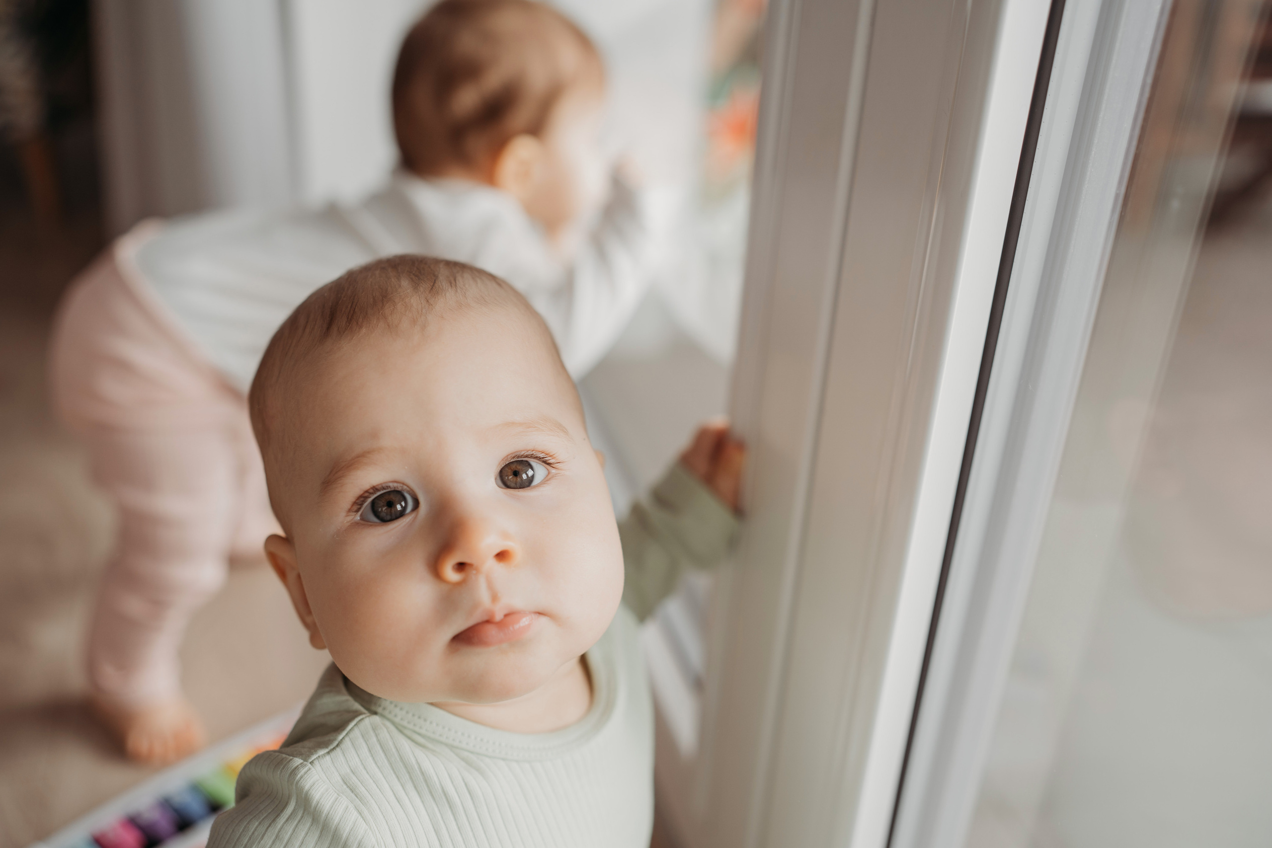 Настя, Саша, Даня и их родители. Фотограф новорожденных и детей первого года Евгения Михалькевич