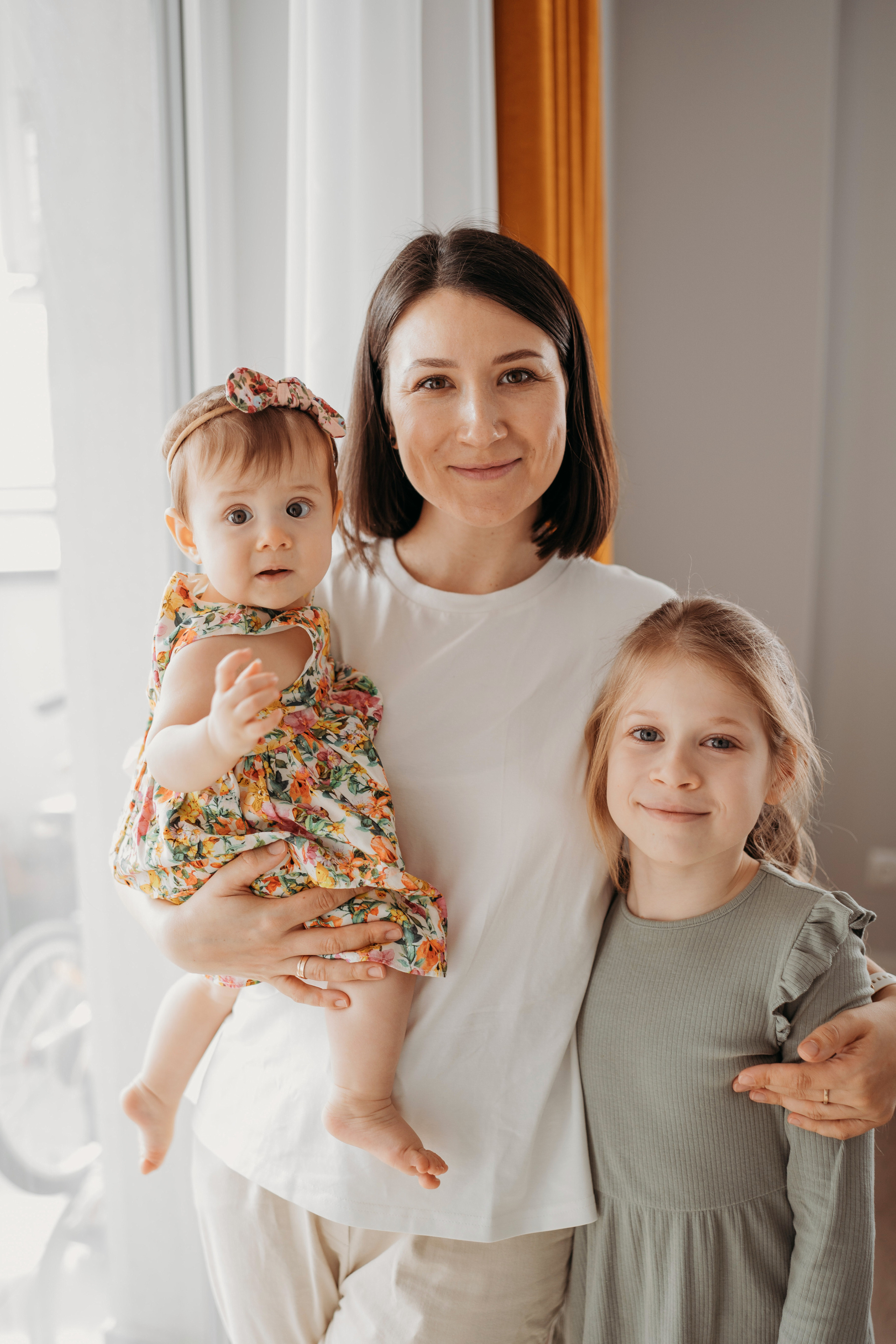 Настя, Саша, Даня и их родители. Фотограф новорожденных и детей первого года Евгения Михалькевич