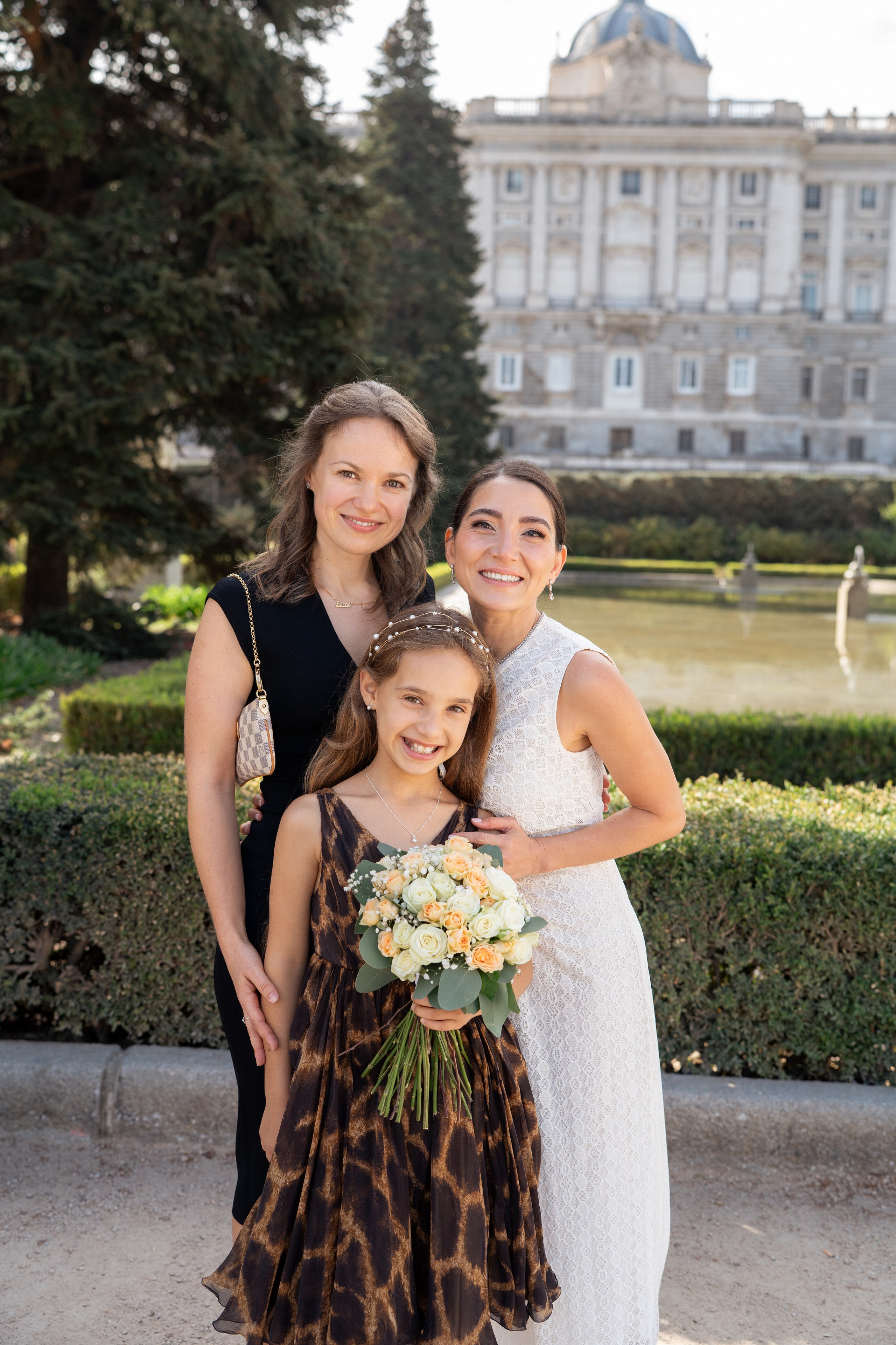 Elopement photoshoot in Madrid city centre. Fotógrafo en Madrid, España. Alyona Belyaninova