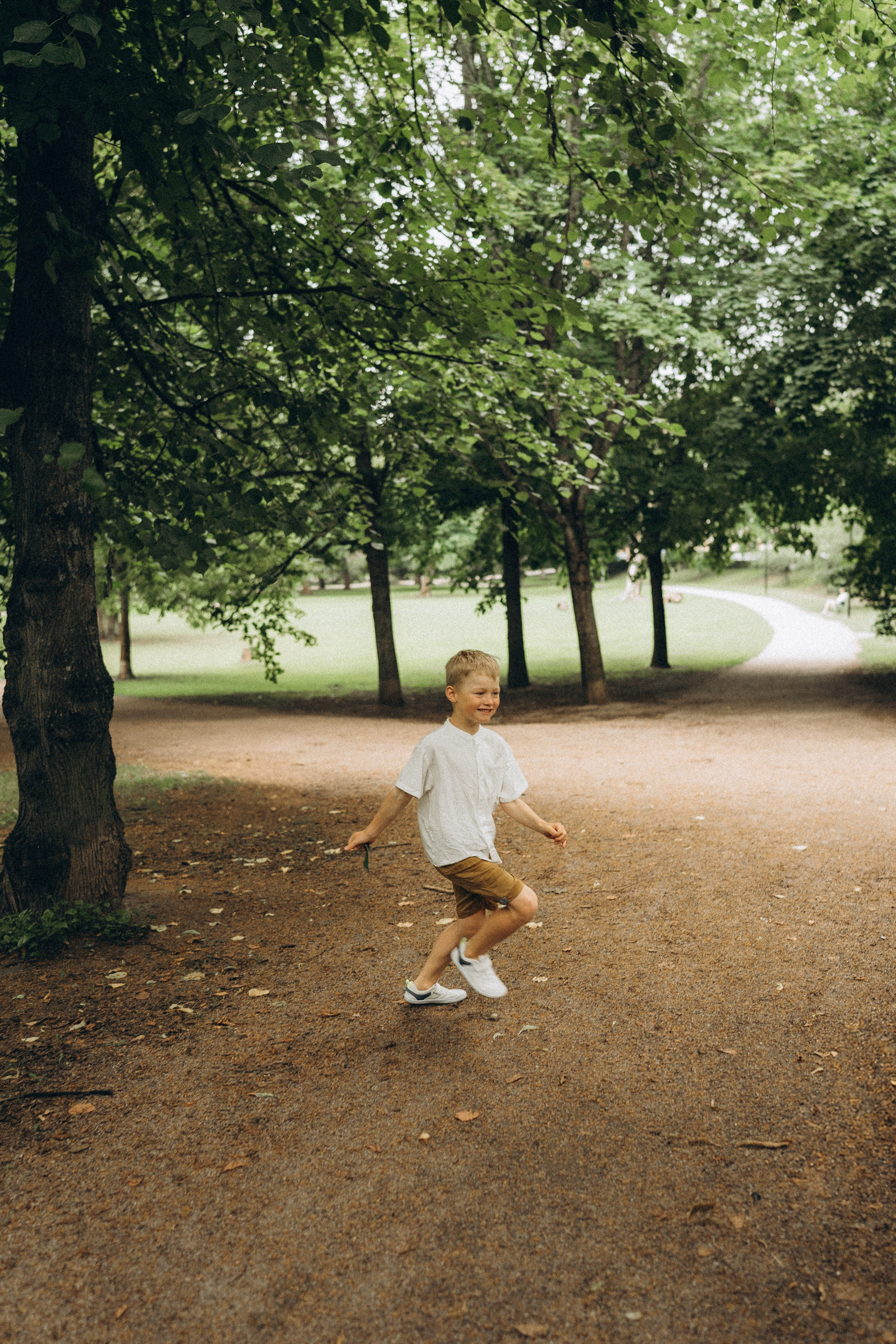 Kaivopuisto. Wedding and potrait photographer in Helsinki Vickan O