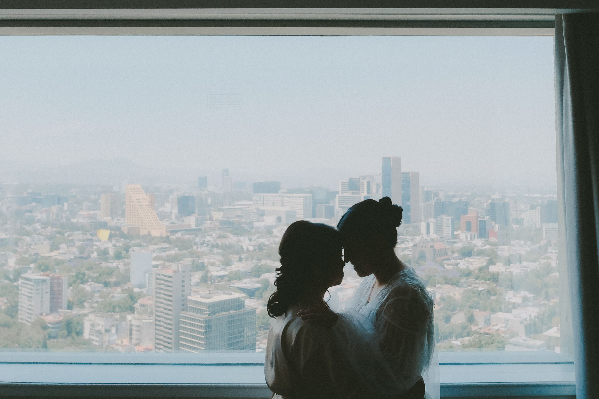 Isavira & Andrew. Wedding and family photographer in Mexico City