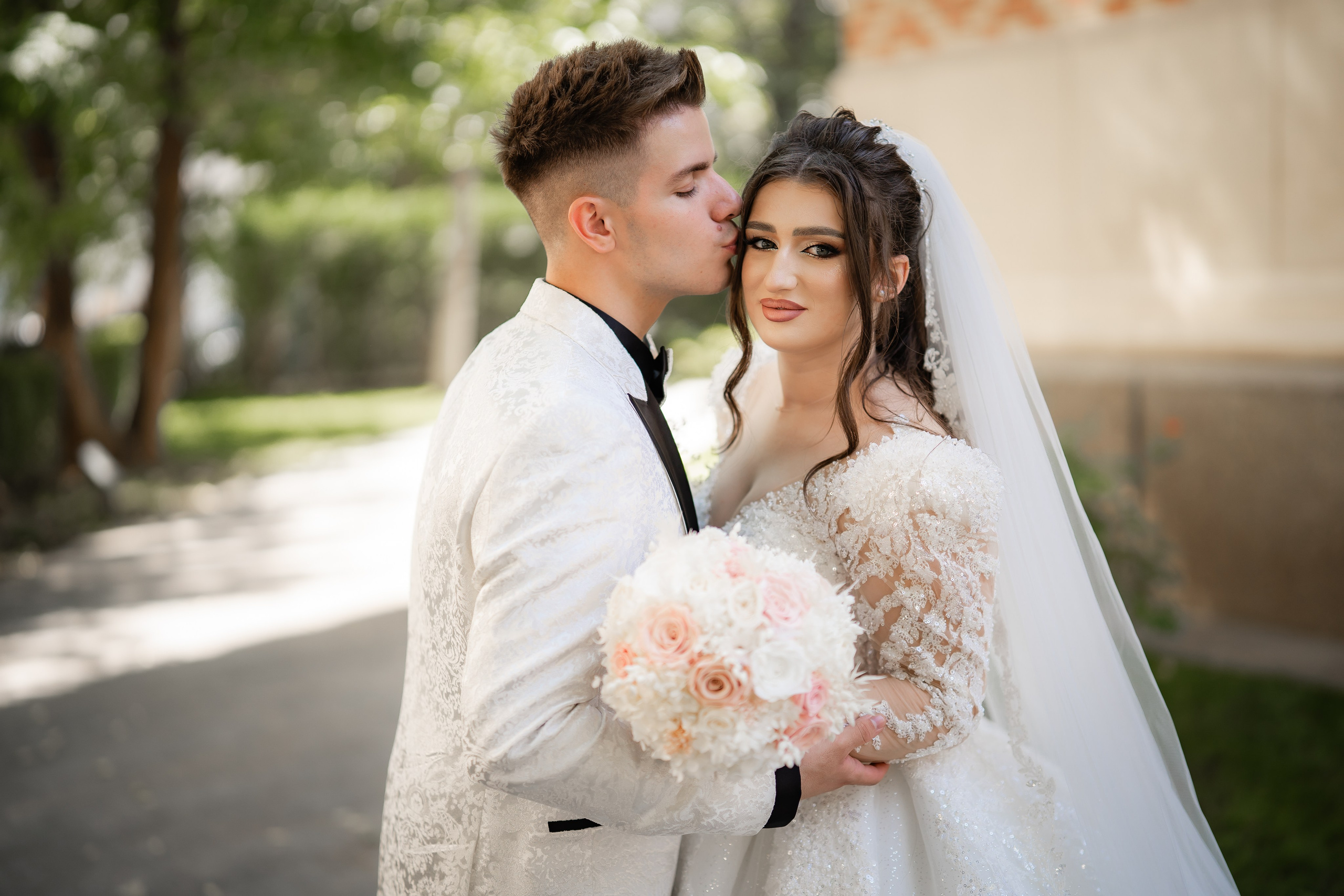 Nunta in mijloc de vara - Anne Marie & Cristian. Fotografi de nunta in Bucuresti, Iulia si Stefan Ovidiu