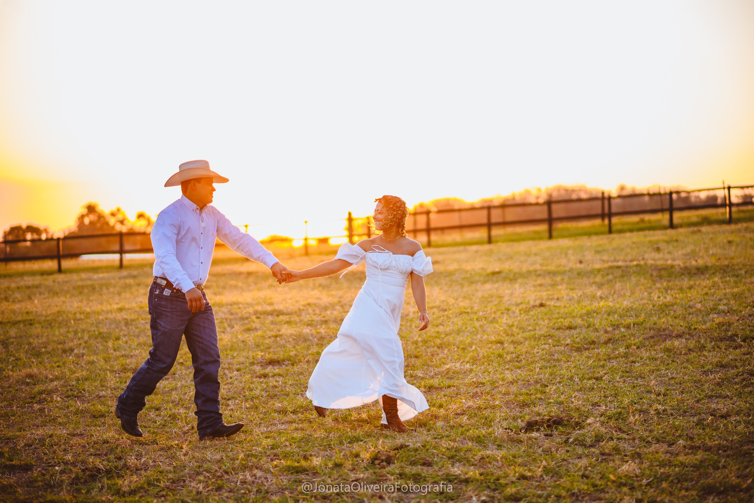 Pre Wedding Luérica e Vinicius. Fotografia de casamentos e ensaios em avaré Jônata Oliveira