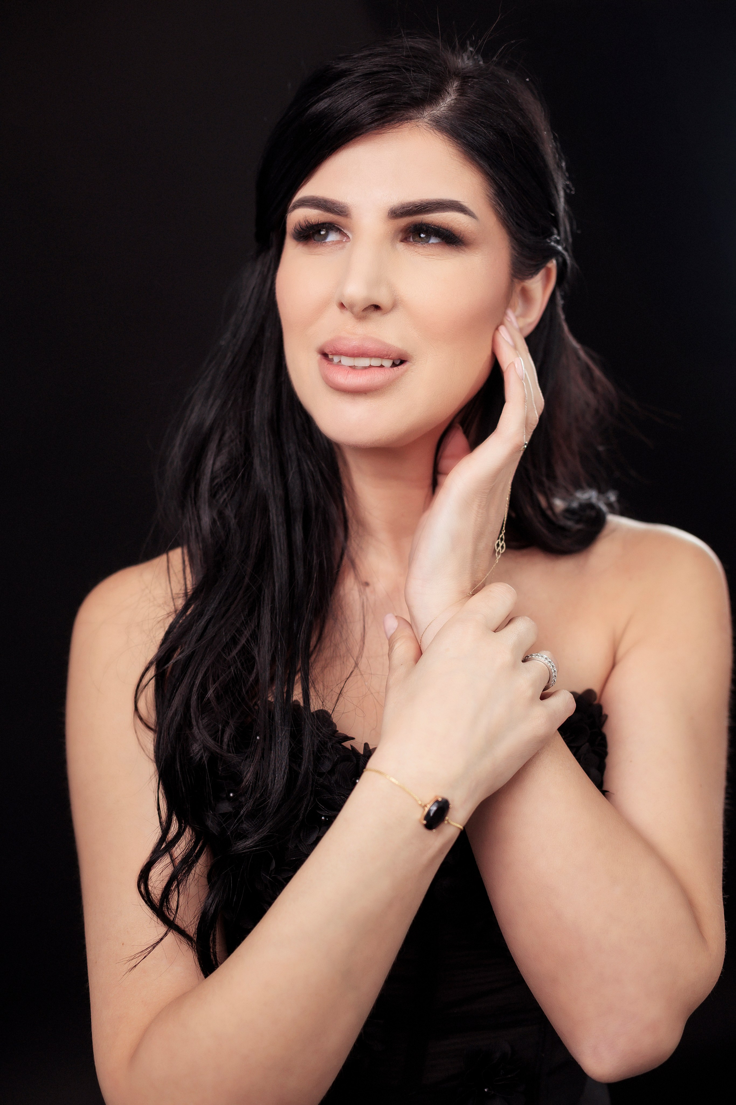 Portrete Constanta - O clipa de sinceritate in faţa camerei. Elena Mascan – Fotograf newborn, maternitate, portret, smash the cake & branding personal | La Femme Studio Photograpy|Constanţa