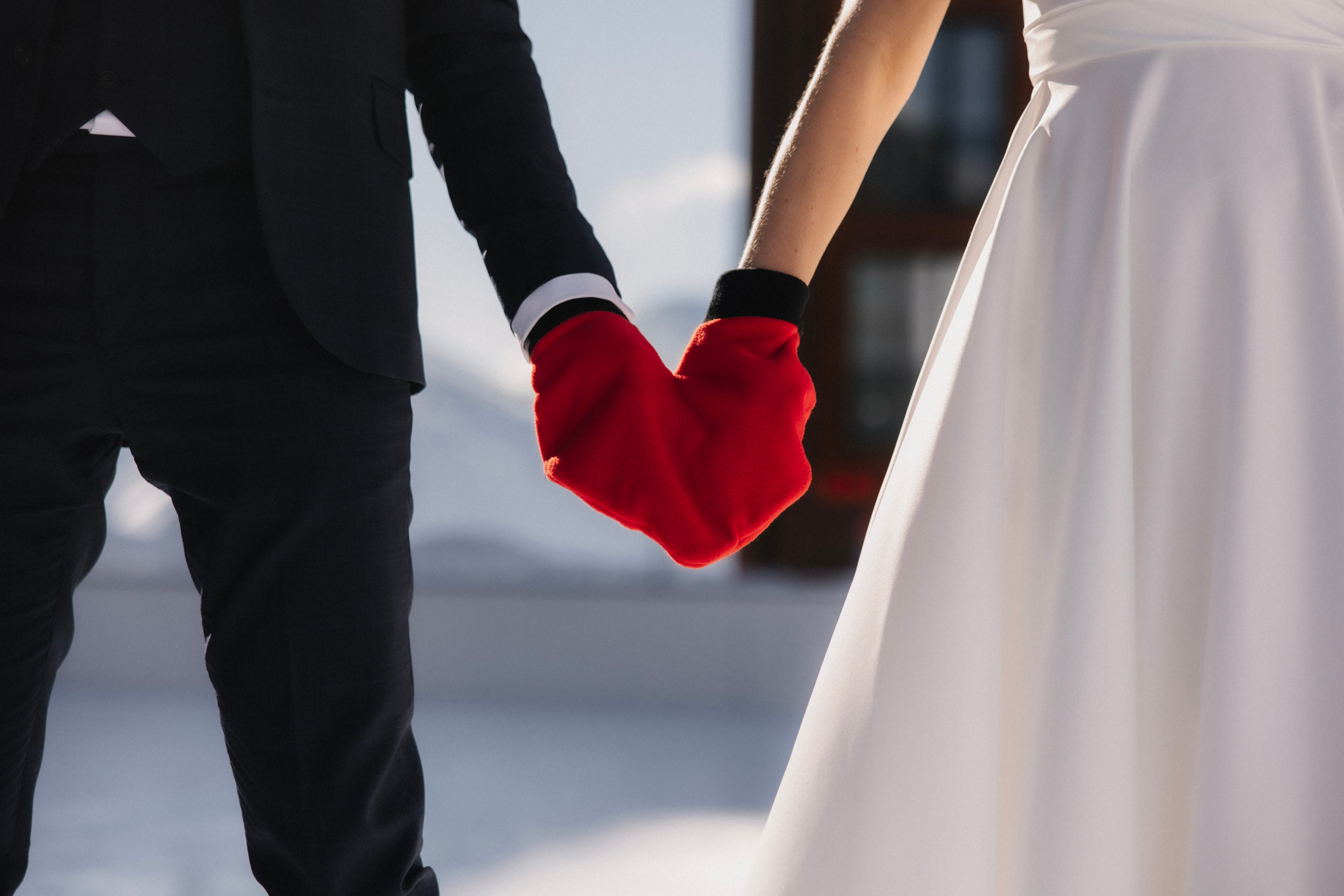 Love in winter mountains. Wedding photographer in Tbilisi Ioseb Mamniashvili