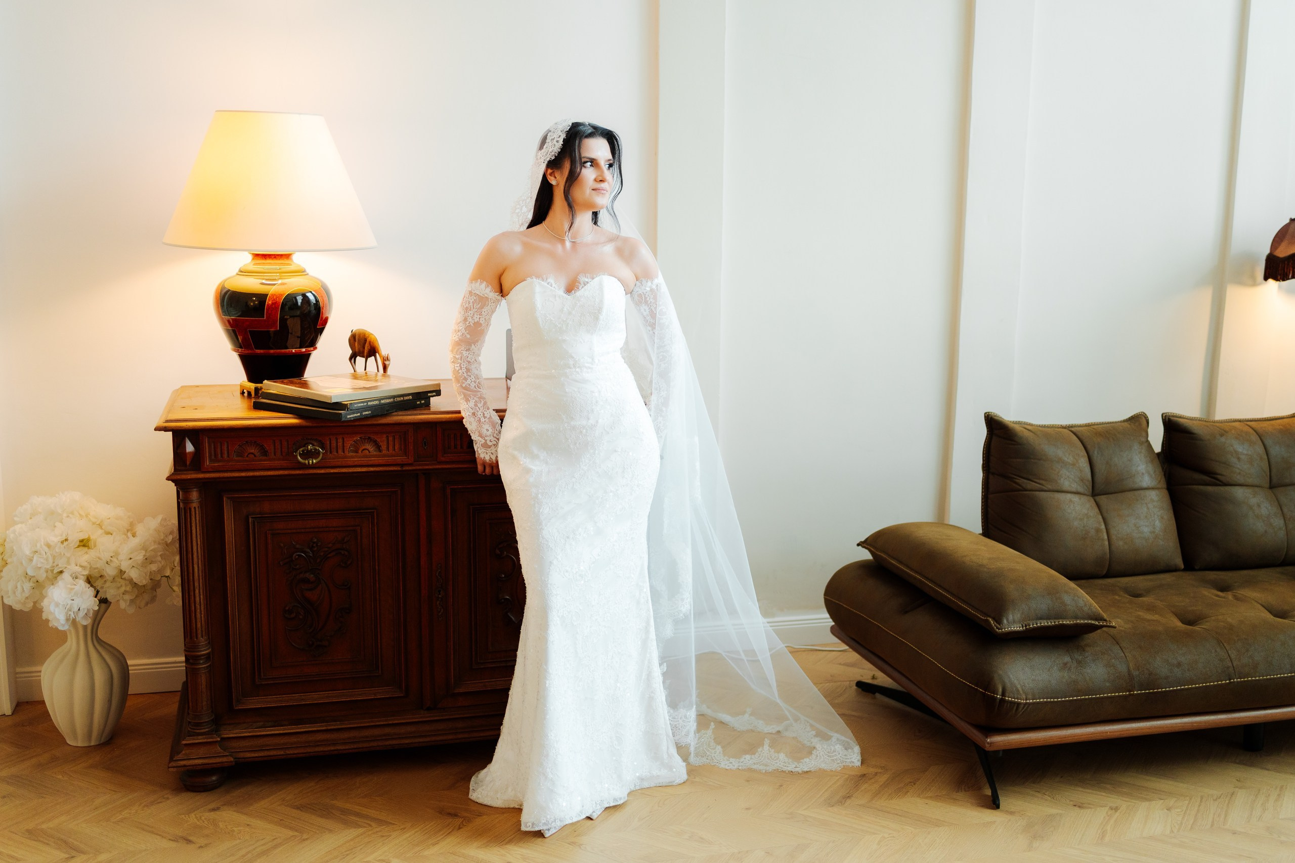 Catalina & Sebi. Ionut Cimpoes FOTOGRAF