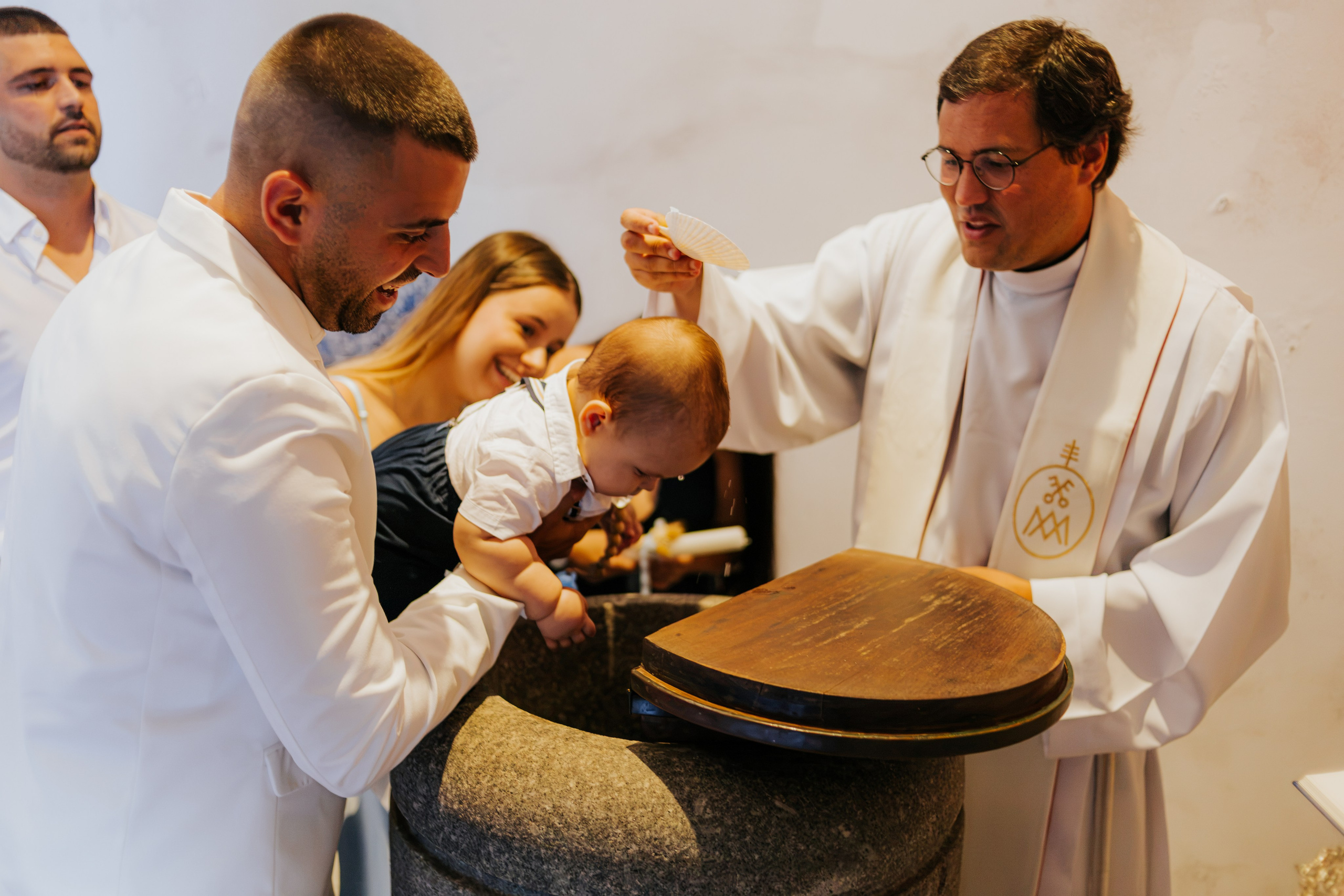 Batizado Santiago. Blendo Philipe | Wedding & Portrait Photographer in Porto