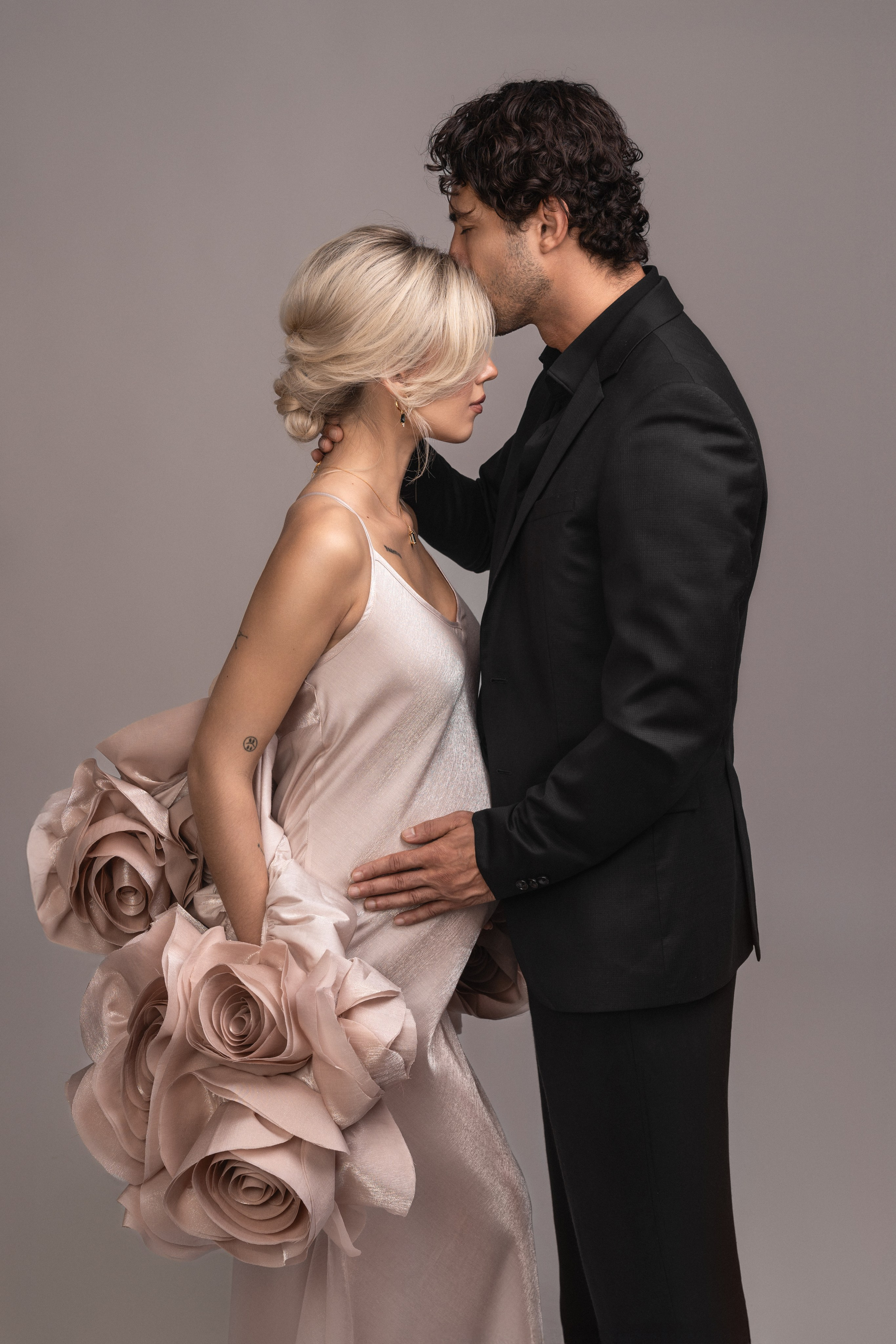 Babybauch Fotoshooting. Anna, Fotografin aus Wien, Österreich. Ich fotografiere in folgenden Genres: Babybauch-, Familien-, Mode- und Weihnachtsfotografie