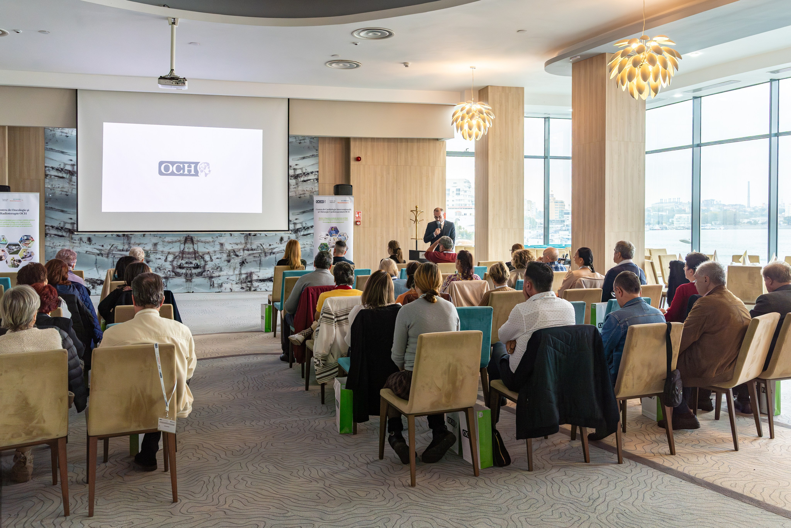 Simpozion OCH “Importanta abordarii multidisciplinare in tratarea pacientului cu comorbiditati”. Adelinne