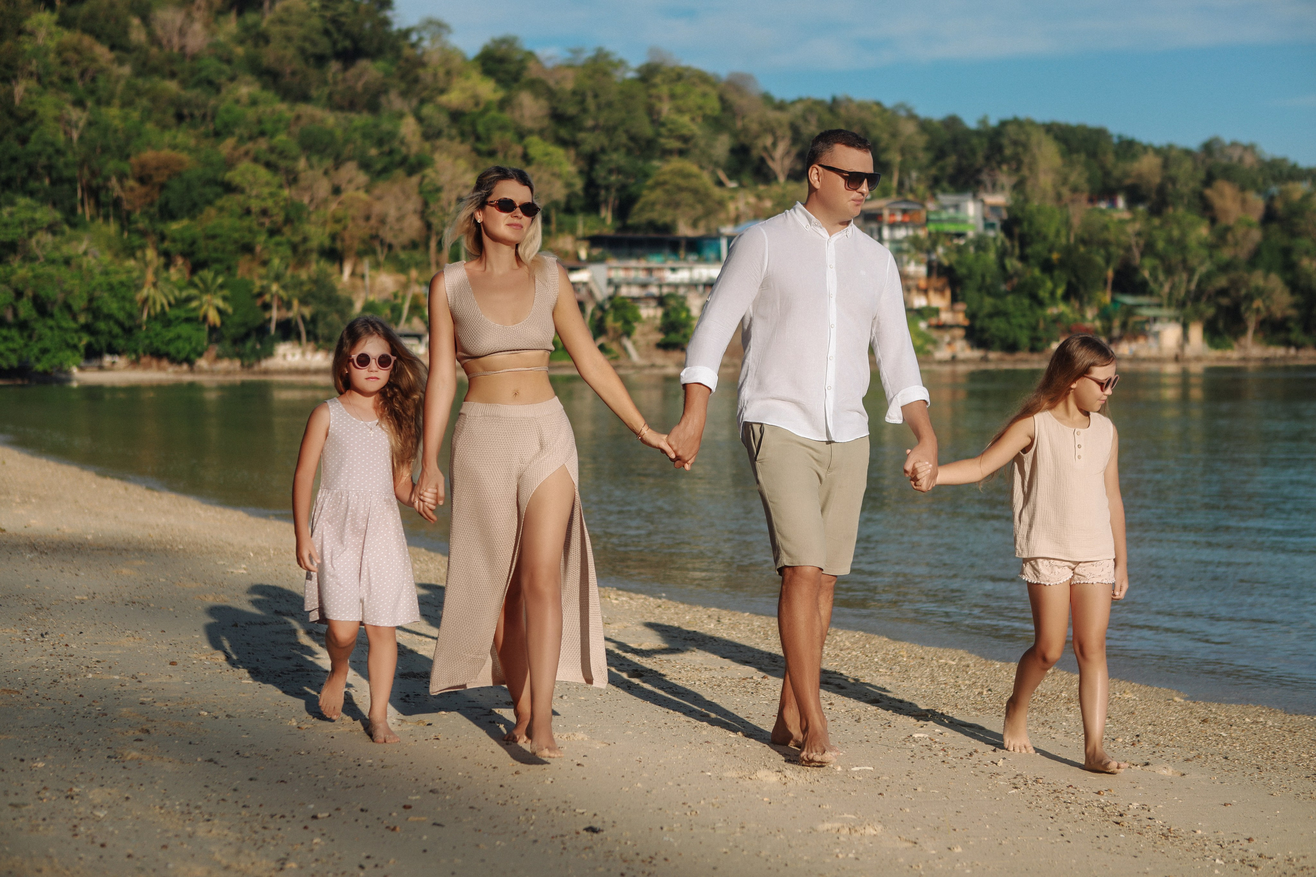 Натуральная семейная съемка на отдыхе на Пхукете 