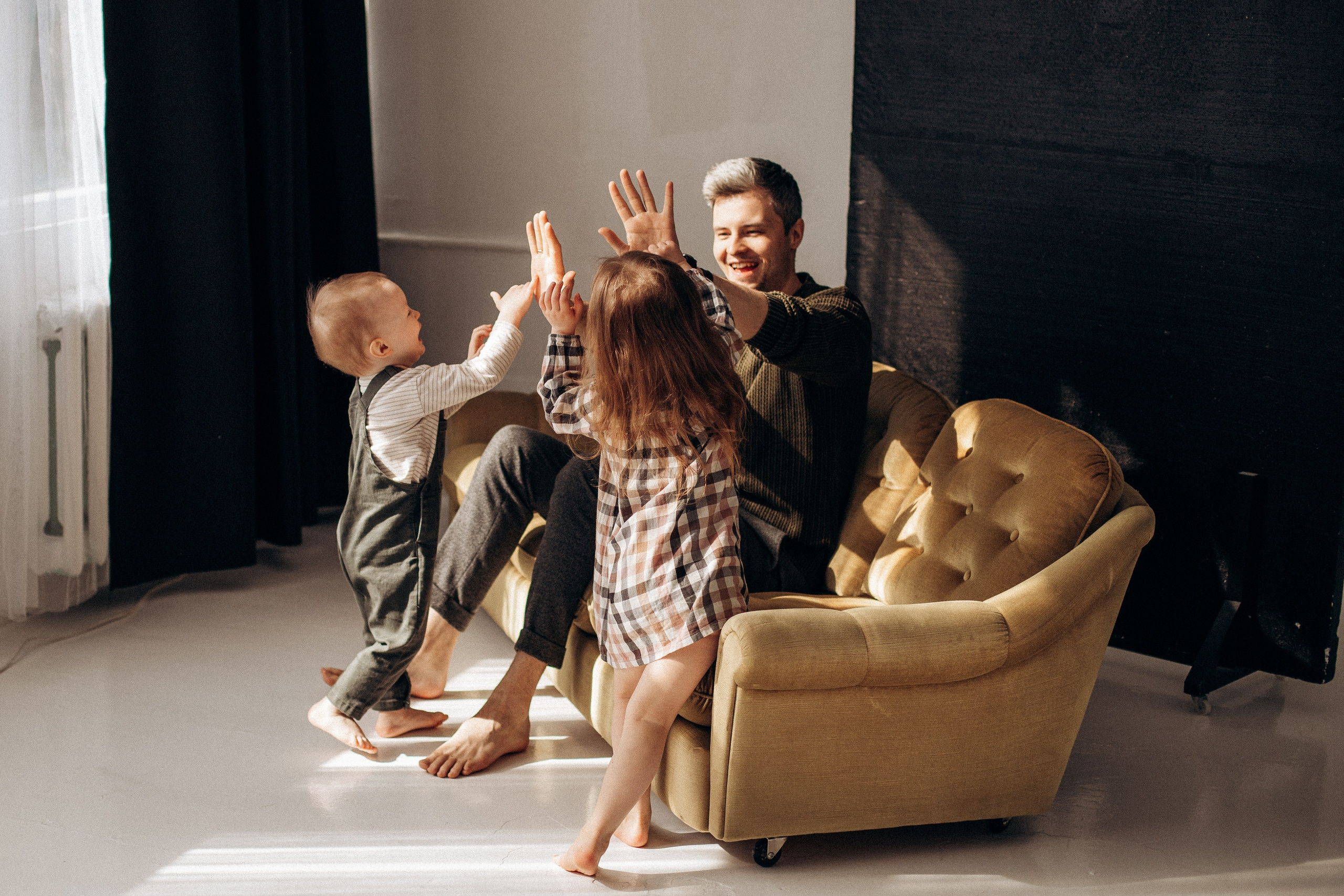 Саша, Ева и Ваня. Главная