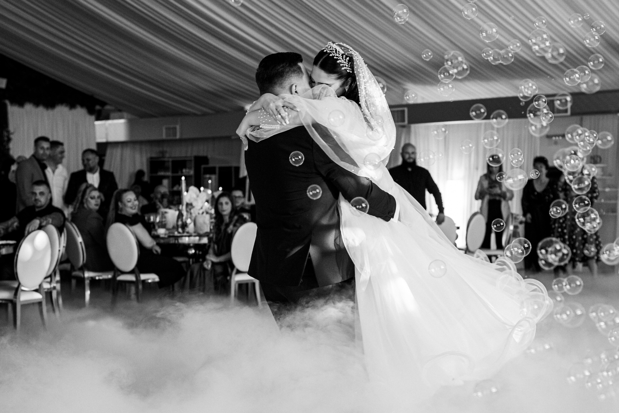Nuntă - Gabriela și Alexandru. ALB — Alexandru-Laurențiu Bîrsan | Fotograf în București