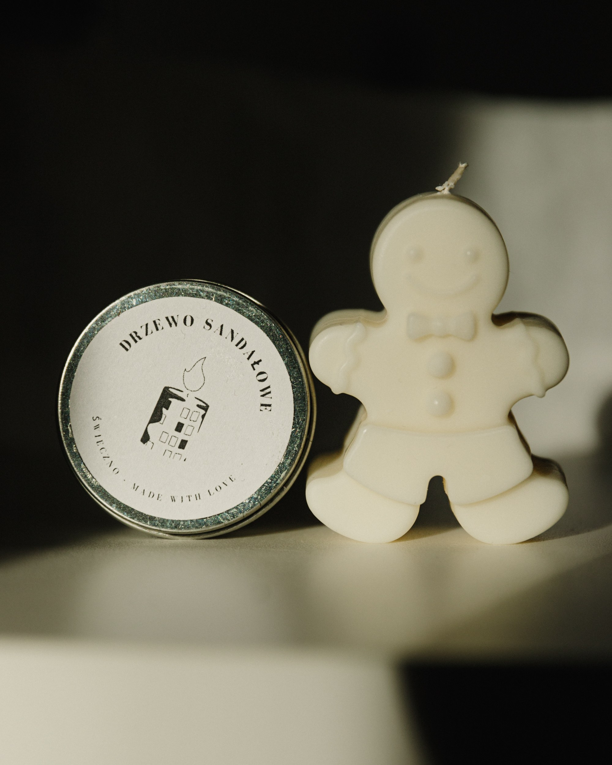 Candles | insta content. Kaja | fotograf we Wrocławiu | ludzie i psy