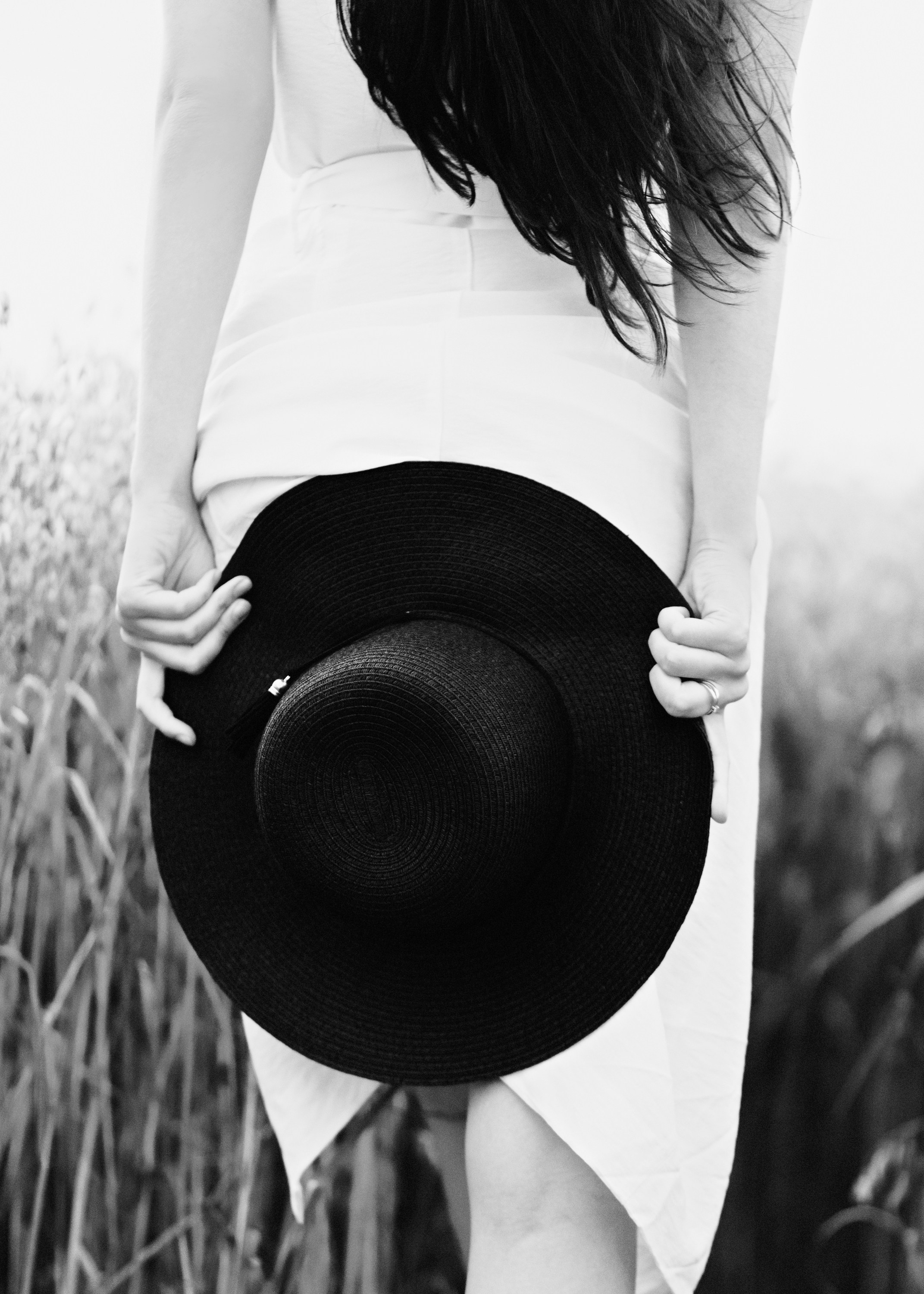 Katya | tenderness in the field. Kaja | fotograf psów we Wrocławiu