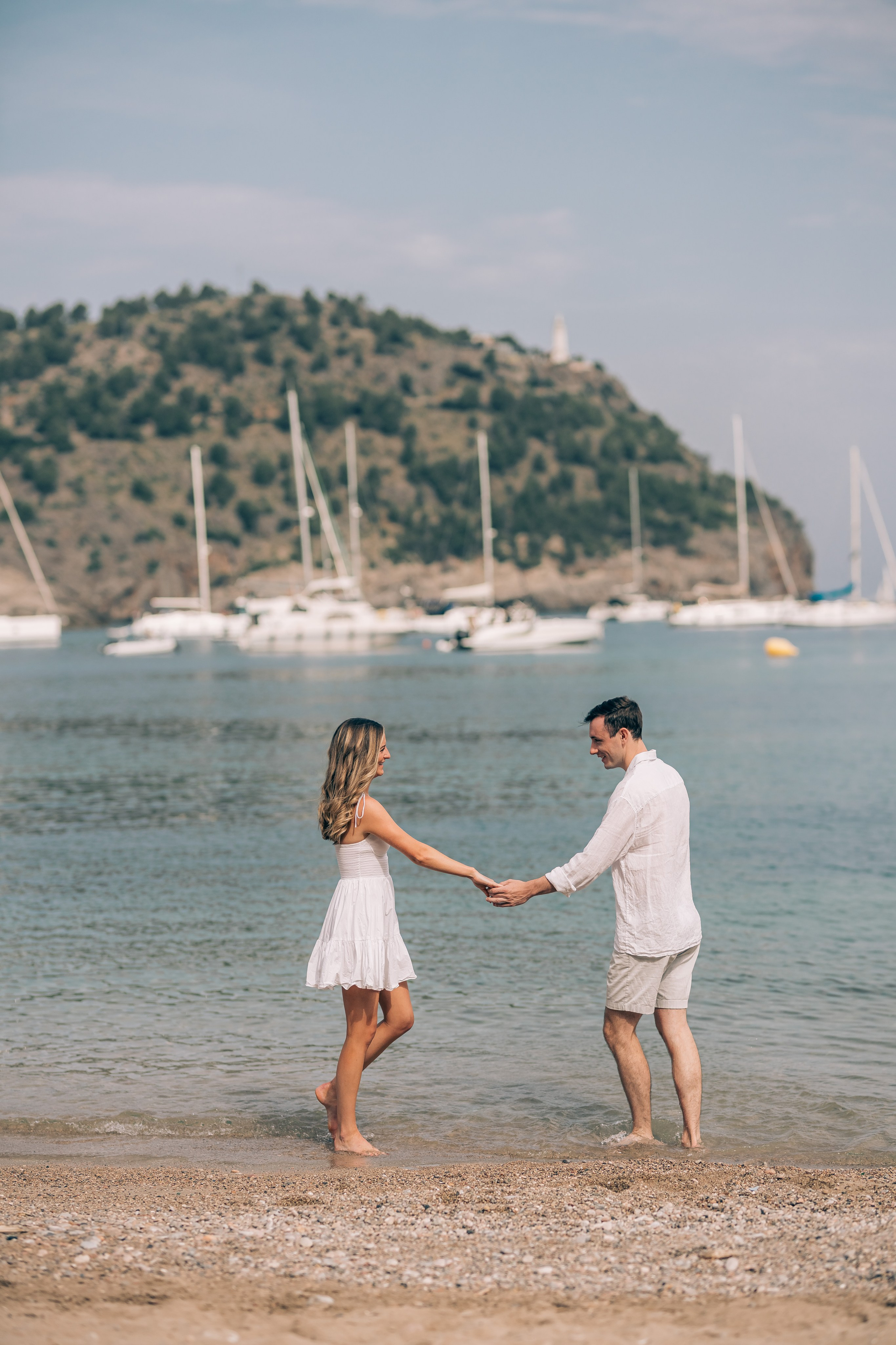 Relaxed Couple Session in Mallorca — Citrus Fields & Seaside. Фотограф у Пальма де Майорка
