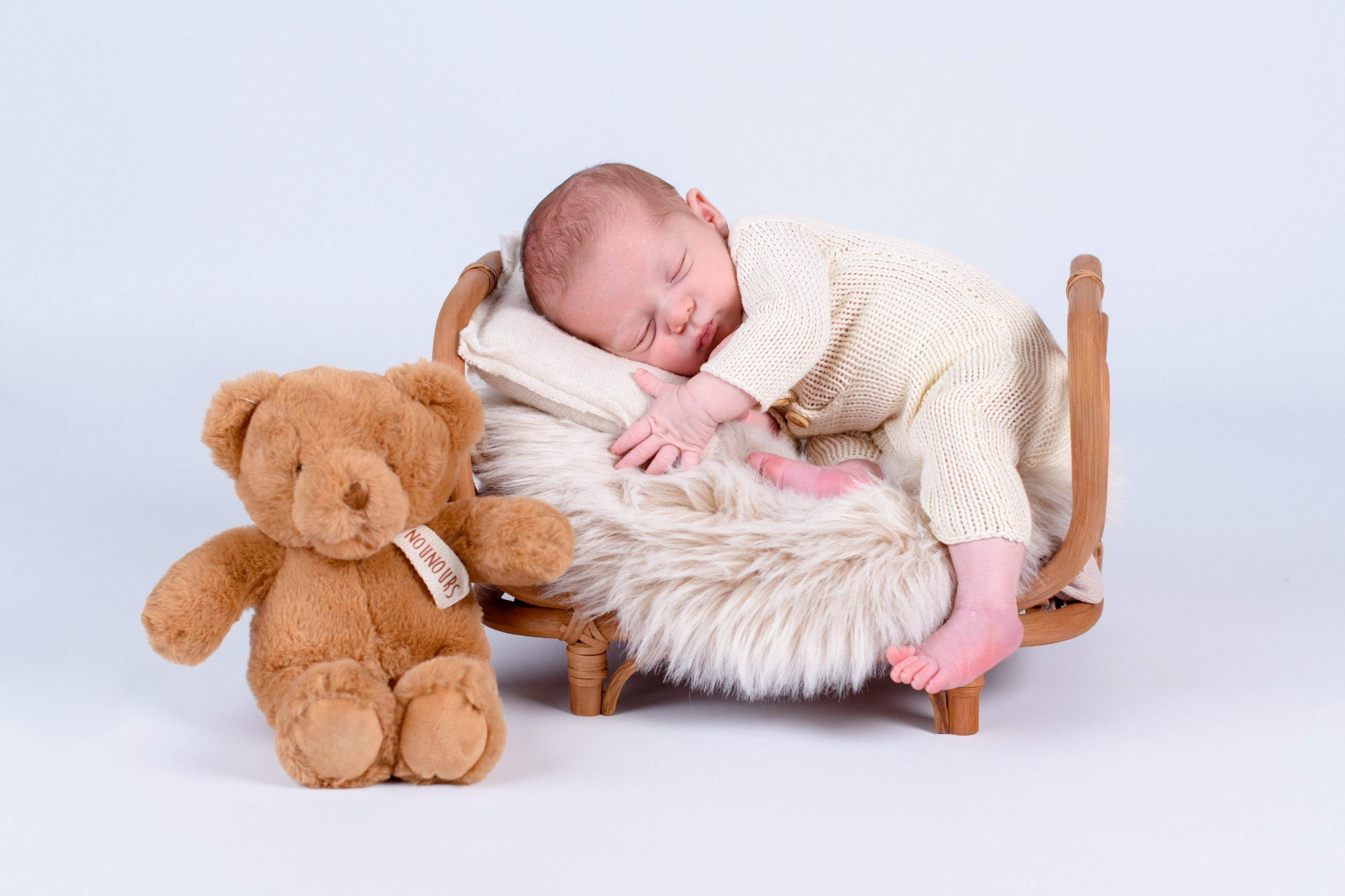 Nouveau-né. Photographe grossesse et nouveau-né a La Ciotat