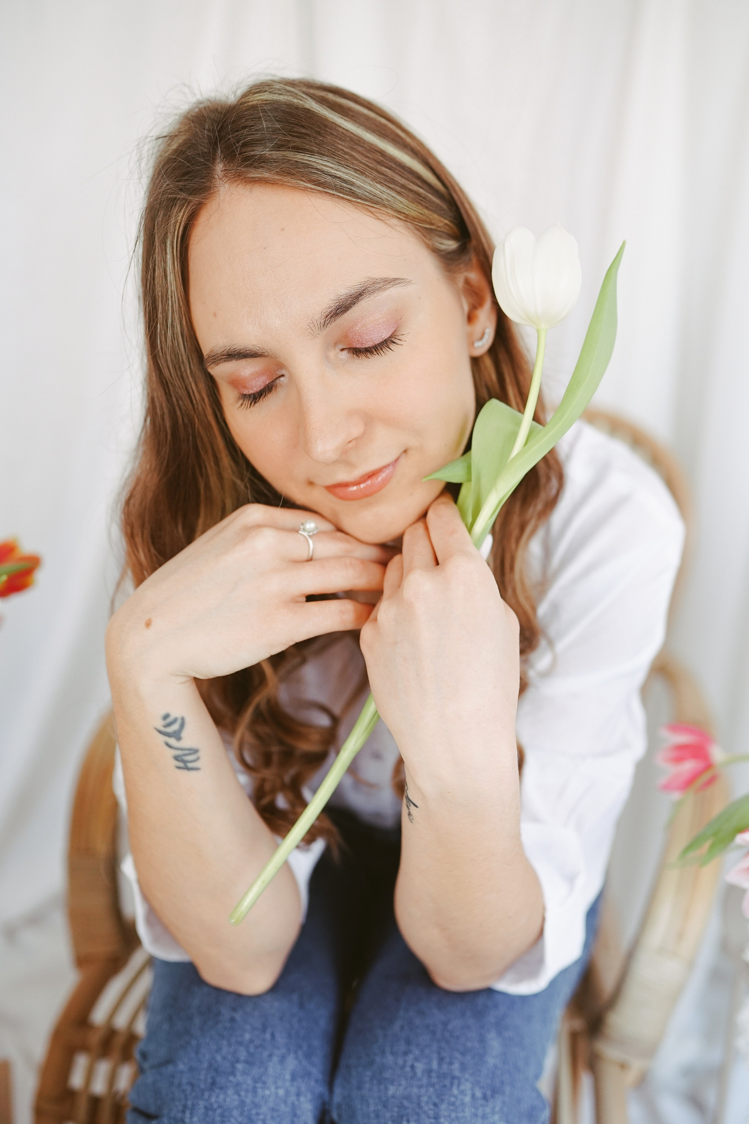 Ședințe Foto Primăvara Colorată Brașov | Mădălina Beda. Madalina Beda- Artist vizual, fotograf, doula la nastere, consultant babywearing Brasov si in toata tara