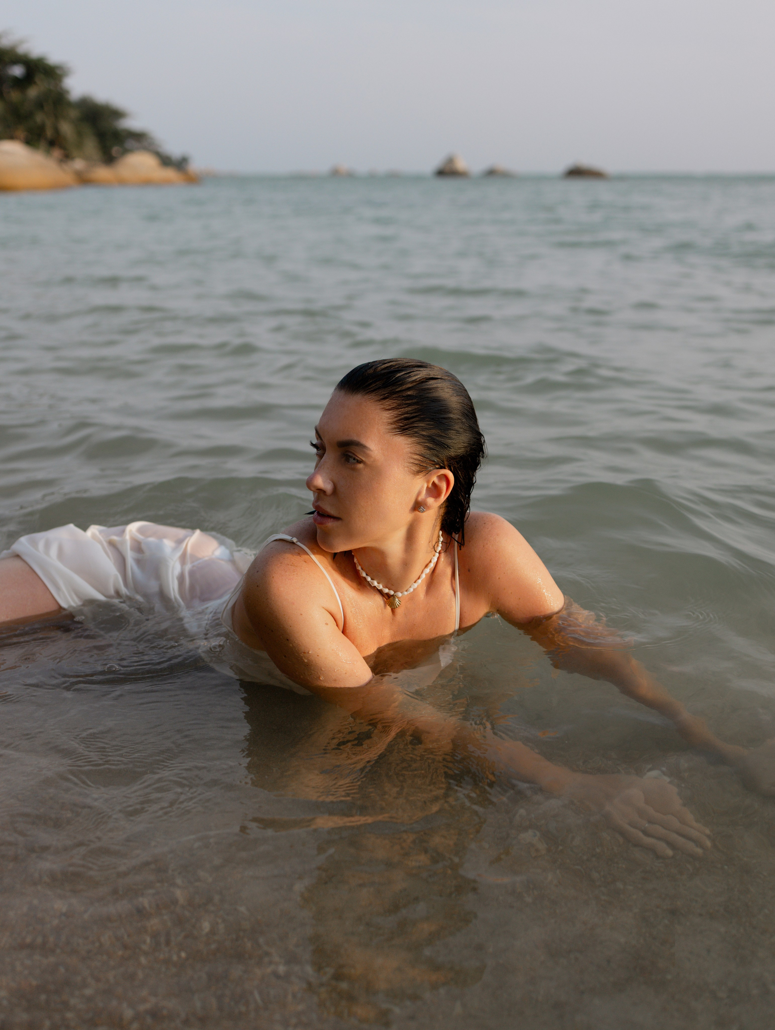 INDIVIDUAL WOMEN'S PHOTO SHOOT. Photographer on Koh Samui