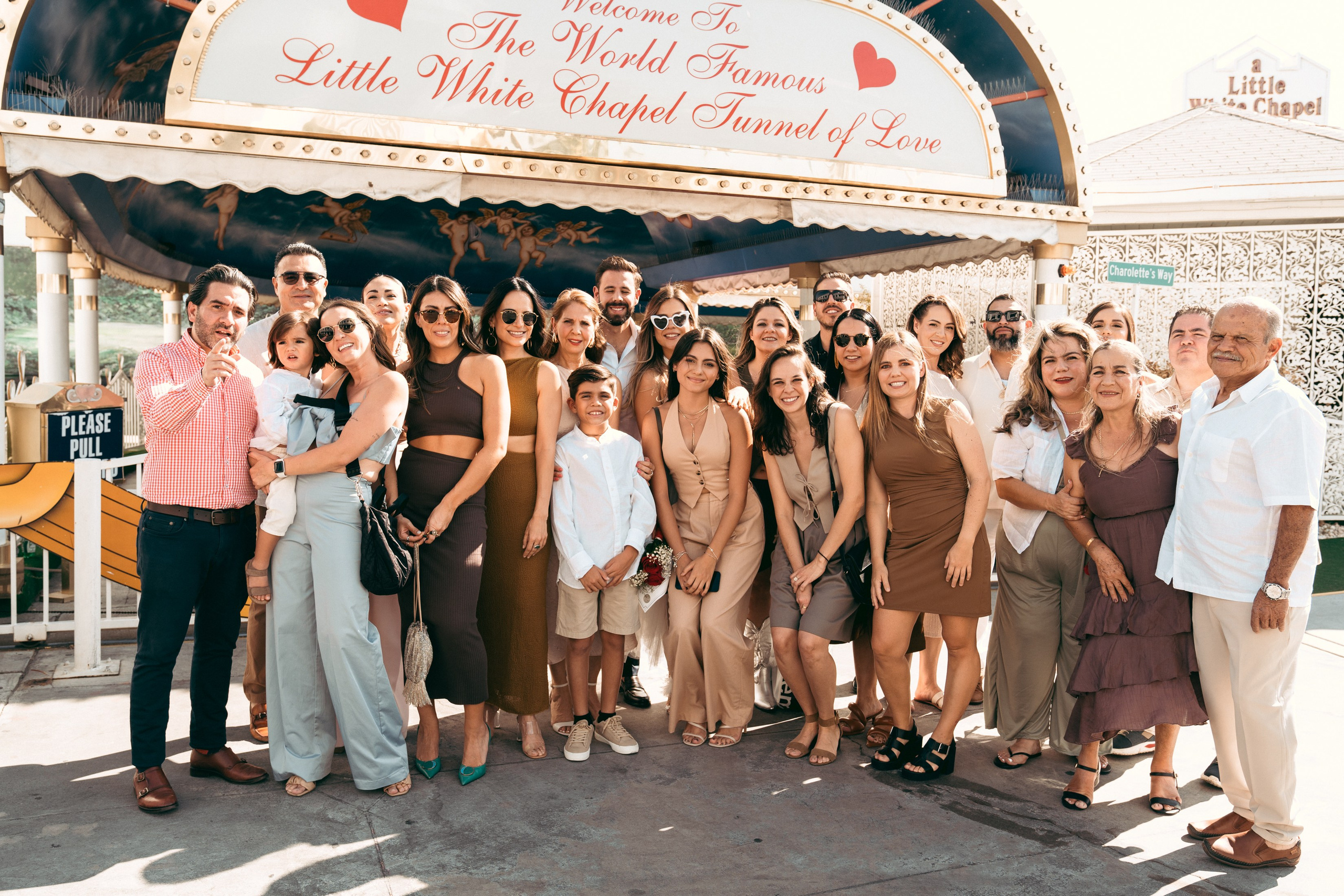 Paulina&Manuel. Wedding & elopement photographer Viktoriya Kravtsov. Las Vegas