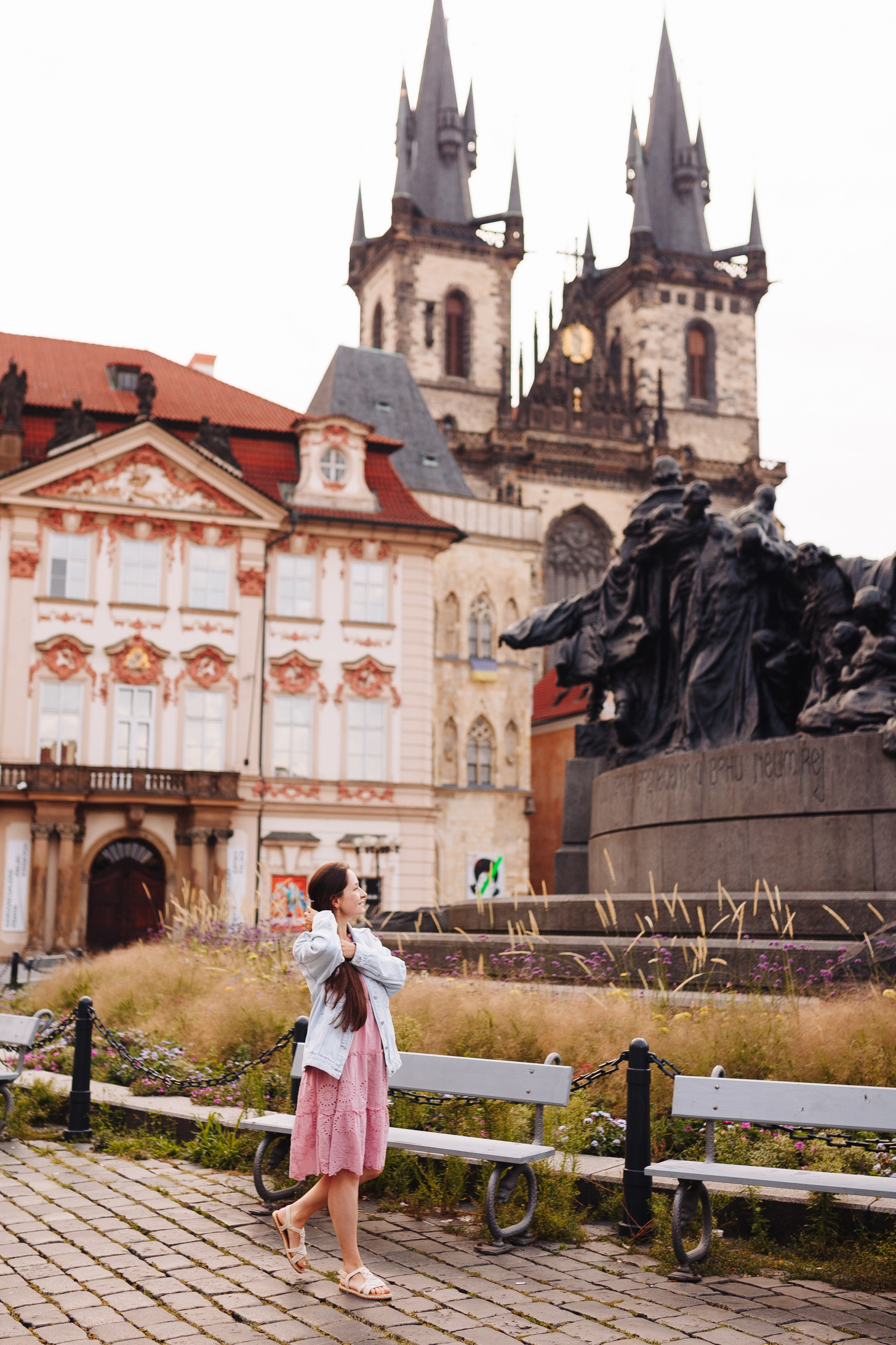 Kate. Photographer in Prague for tourists