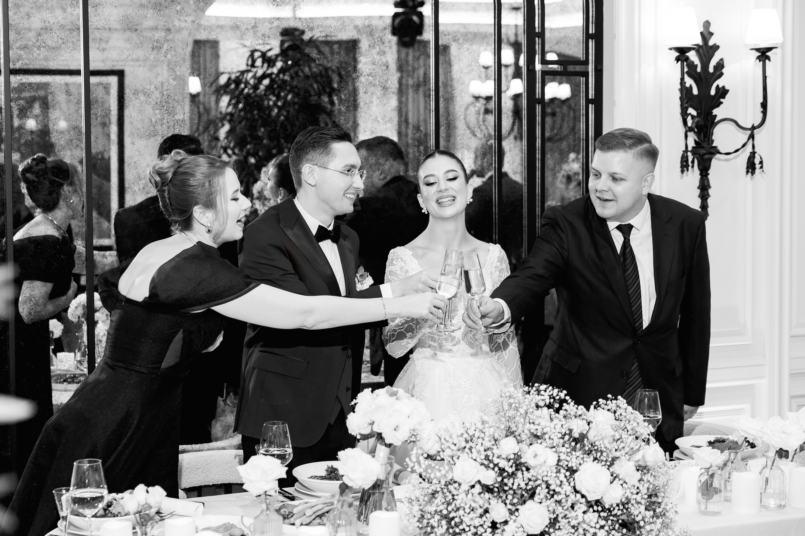 Serghei & Erica — Queen Residence. Servicii Foto și Video 067188353