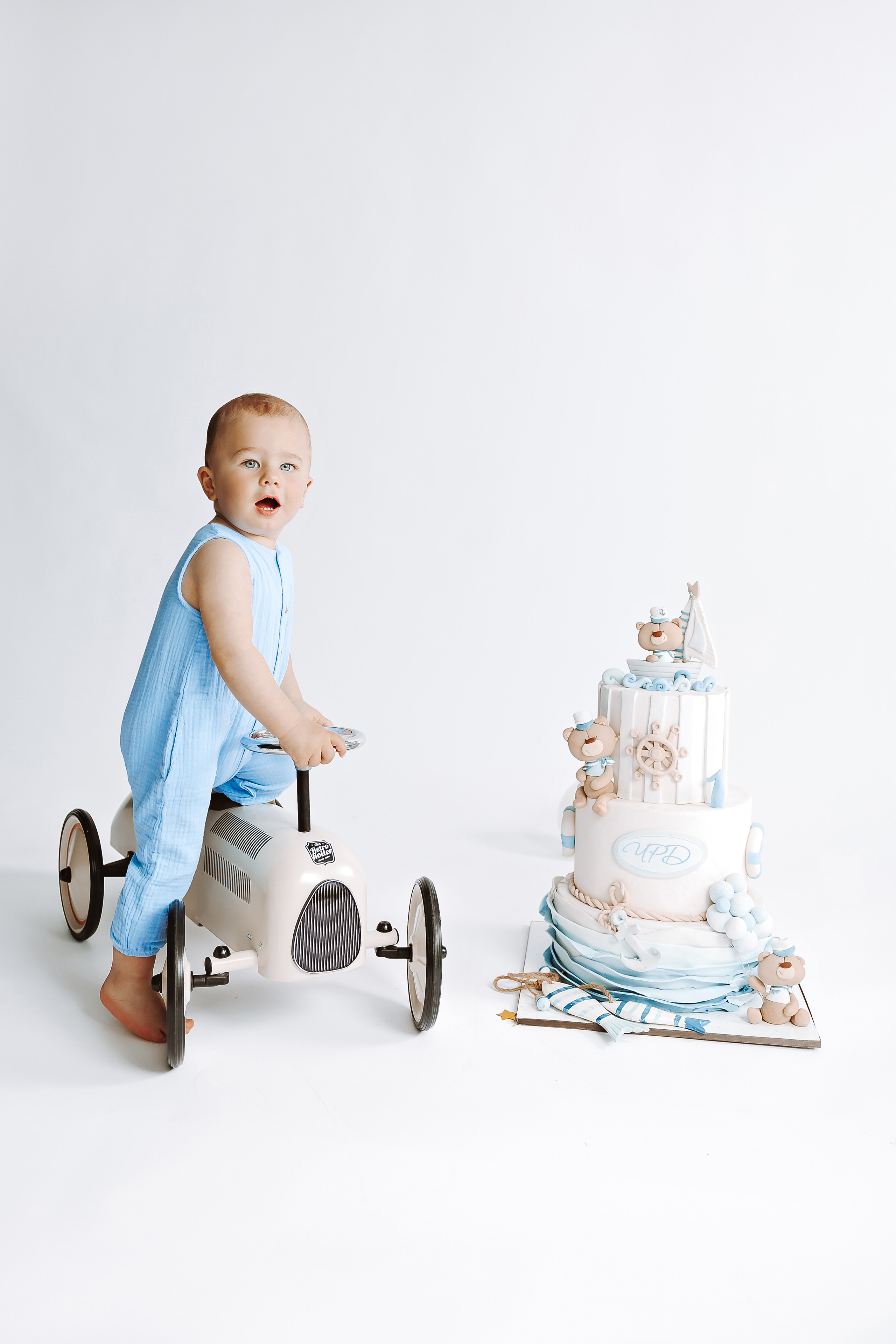 Фотосесия за първа годинка. Фотограф Ирина Йотова