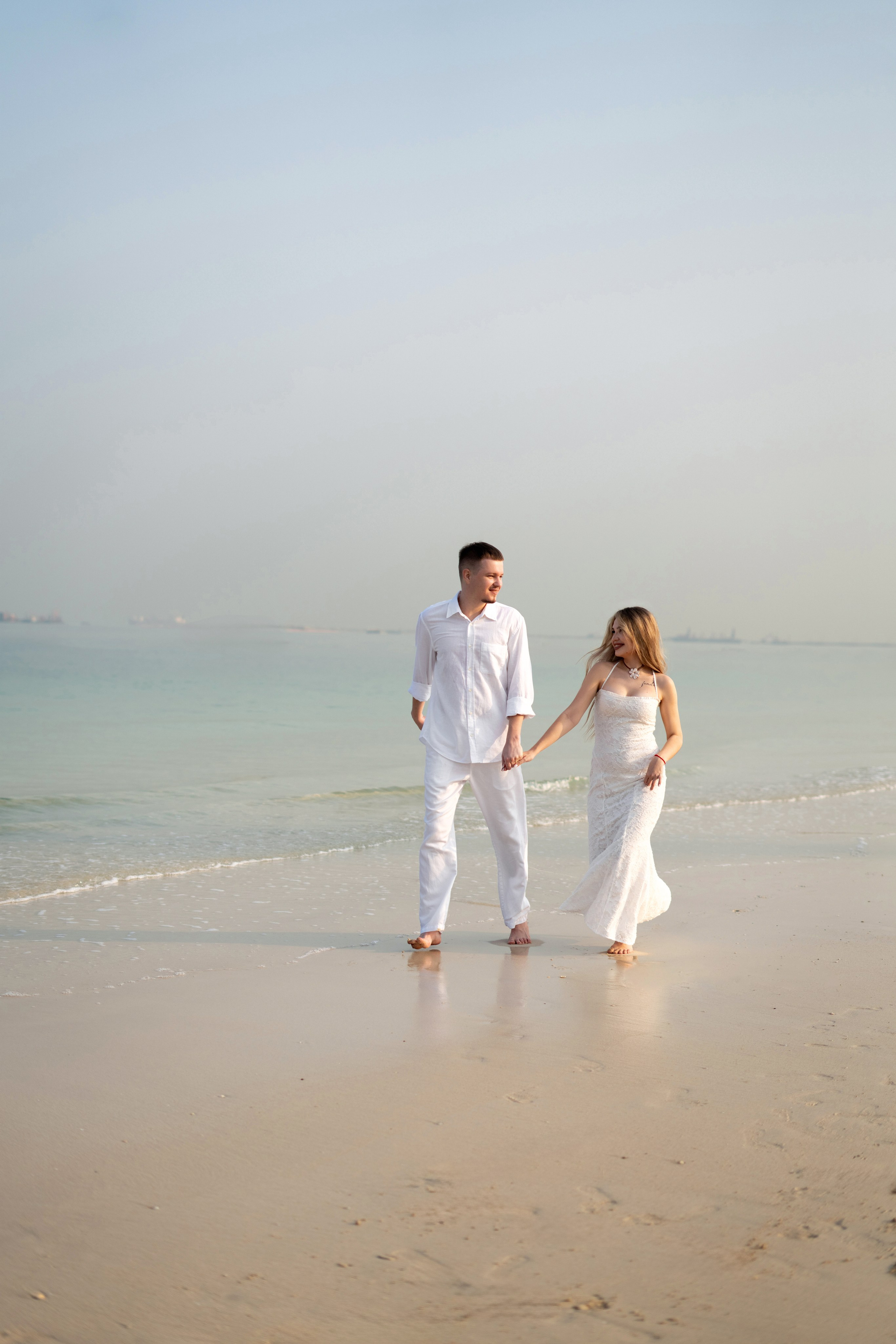 Sea breeze and kisses. Angela Iakovleva — Family Photographer in Dubai