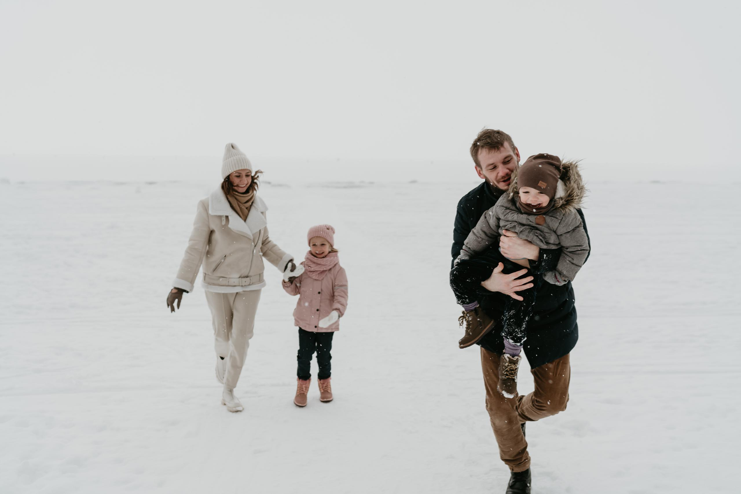 Winter family session|Saint-Petersburg, Russia. London portrait and family photographer