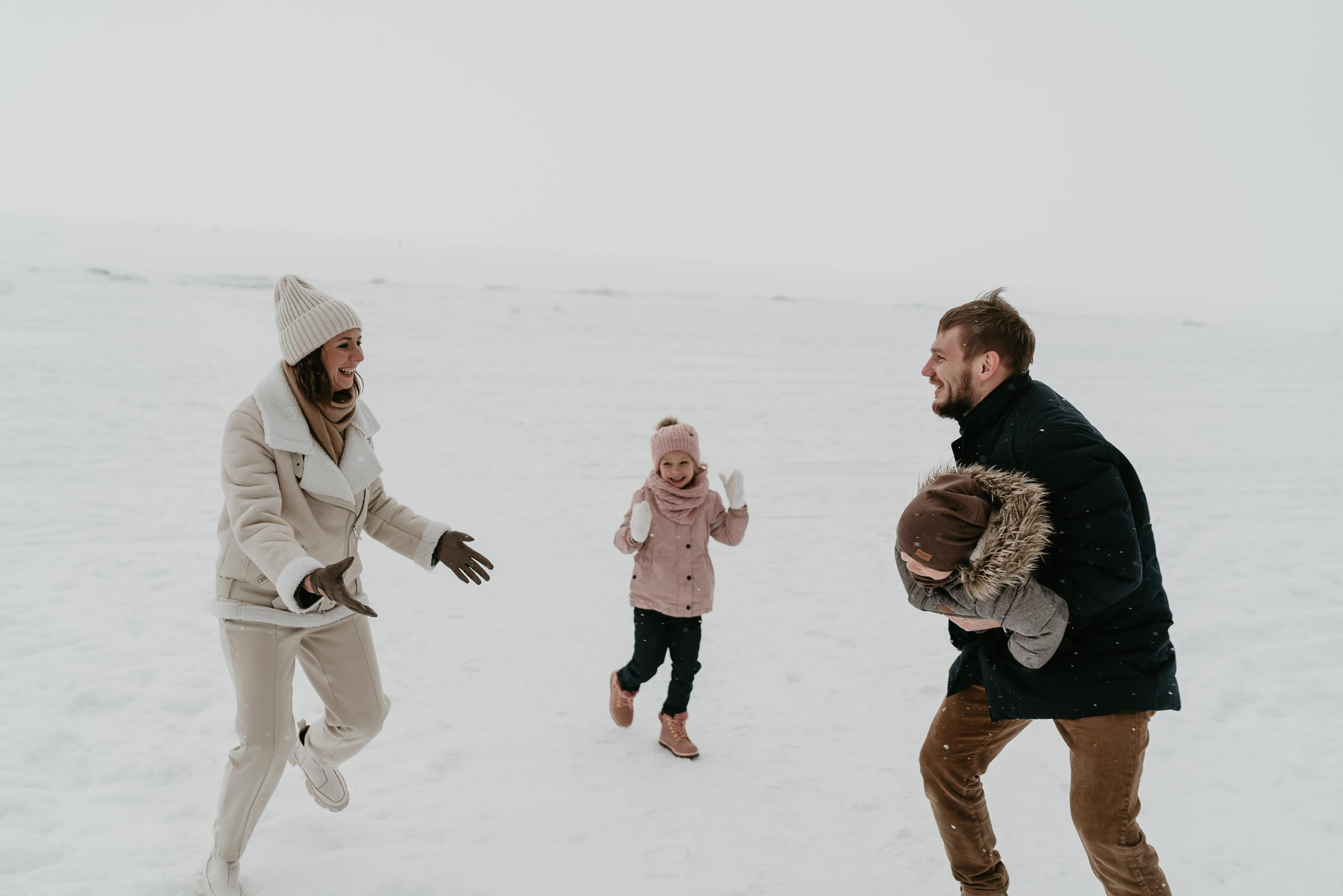 Winter family session|Saint-Petersburg, Russia. London portrait and family photographer