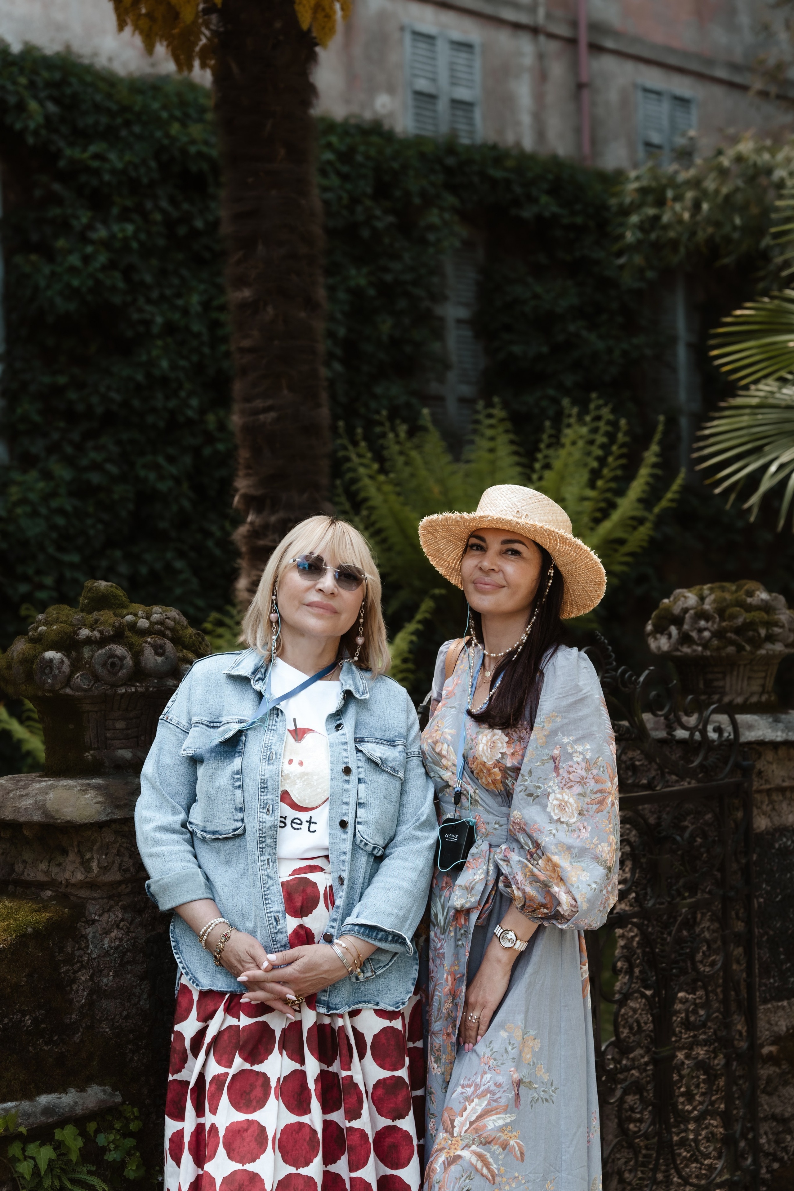 NATALY AND TATIANA_ ISOLA BELLA AND MADRE _LAKE MAGGIORE. PHOTOGRAPHER IN ITALY