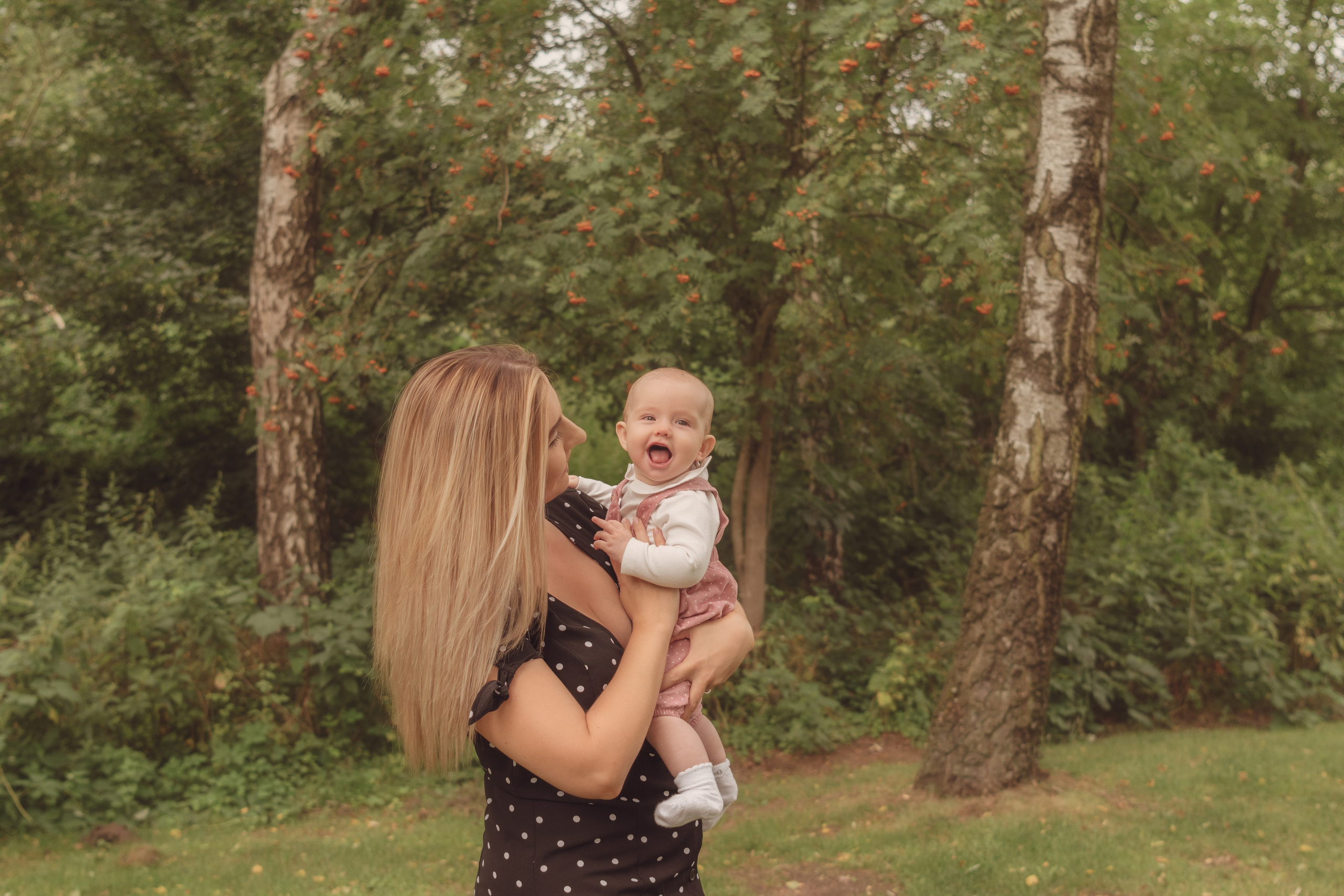 Hayley & Katja. Maternity Newborn and Family photographer Hamburg Claire Hambley