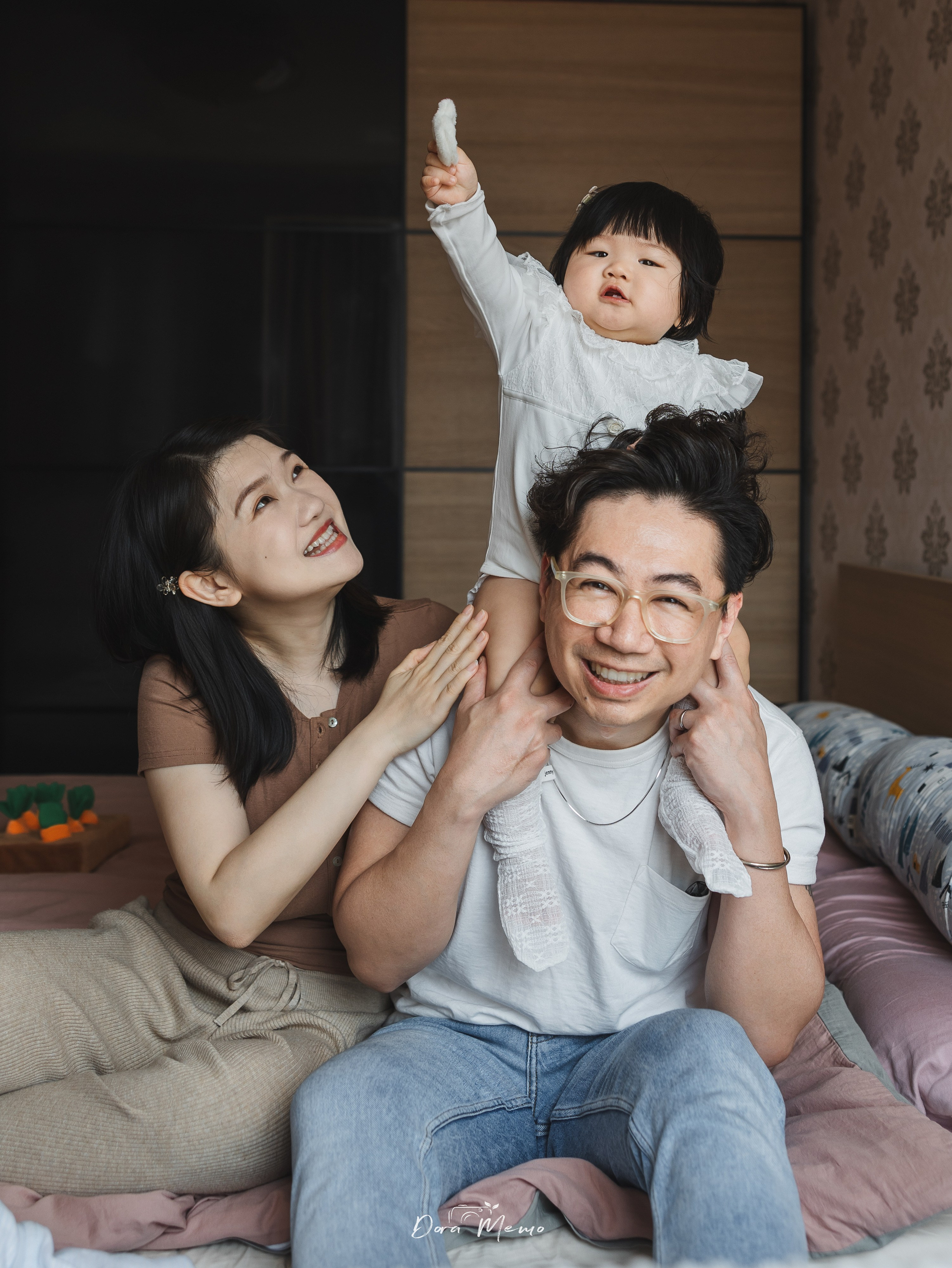 Family photograph in Shanghai. Shanghai Family Photographer Dora