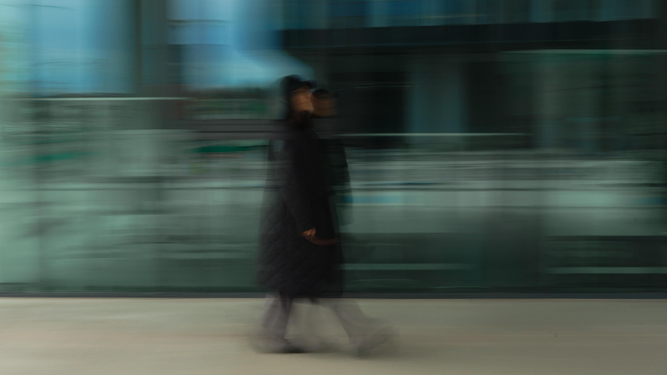 Fotografie de Portret Brașov | Artist Mădălina Beda. Madalina Beda- Artist vizual, fotograf, doula la nastere, consultant babywearing Brasov si in toata tara