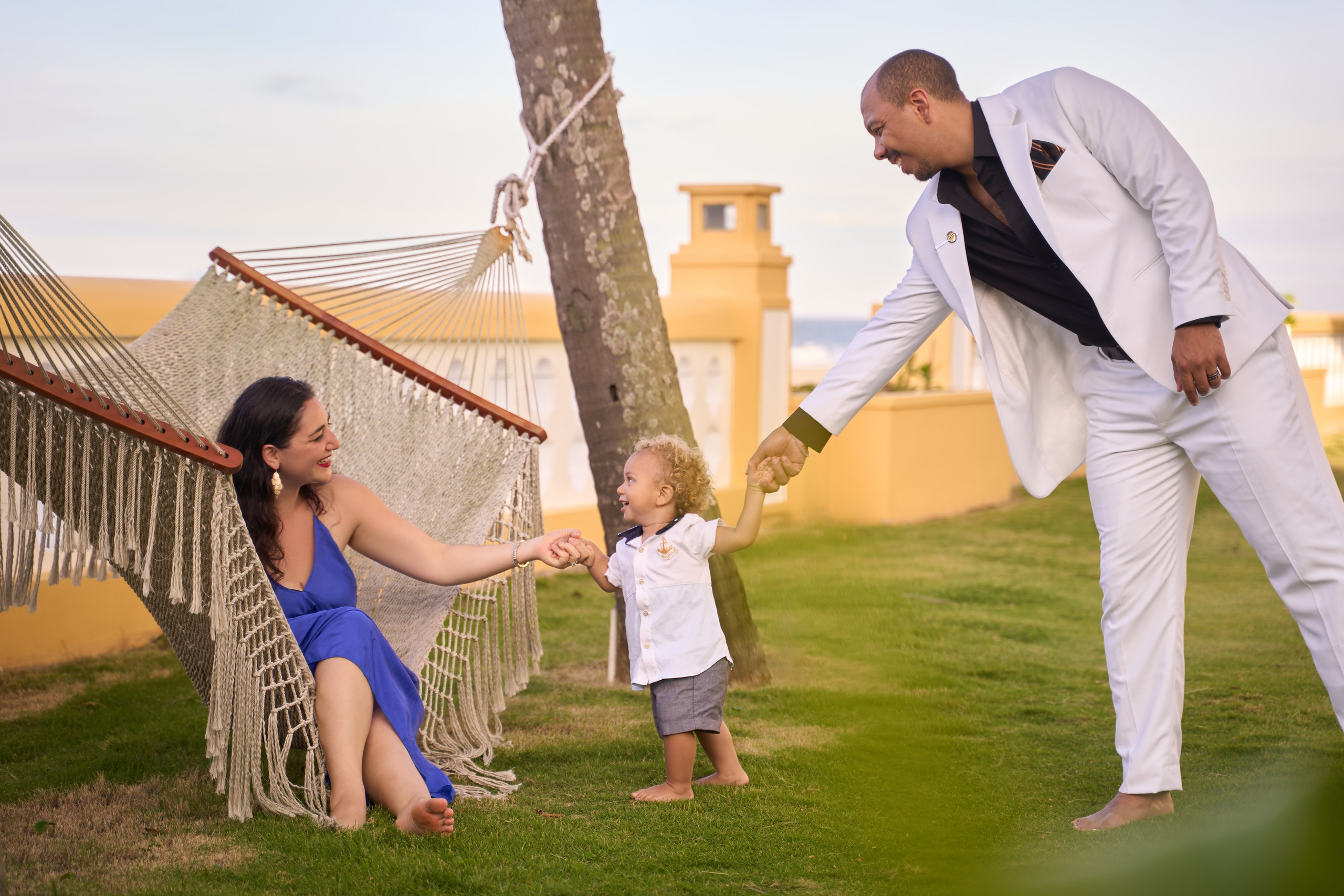 Photography Portfolio | Family, Couple & Portraits in Hoi An. Photographer in Hoi An — Veronika Guzenko. Natural photoshoots for couples, families and solo travelers. Book your shoot today