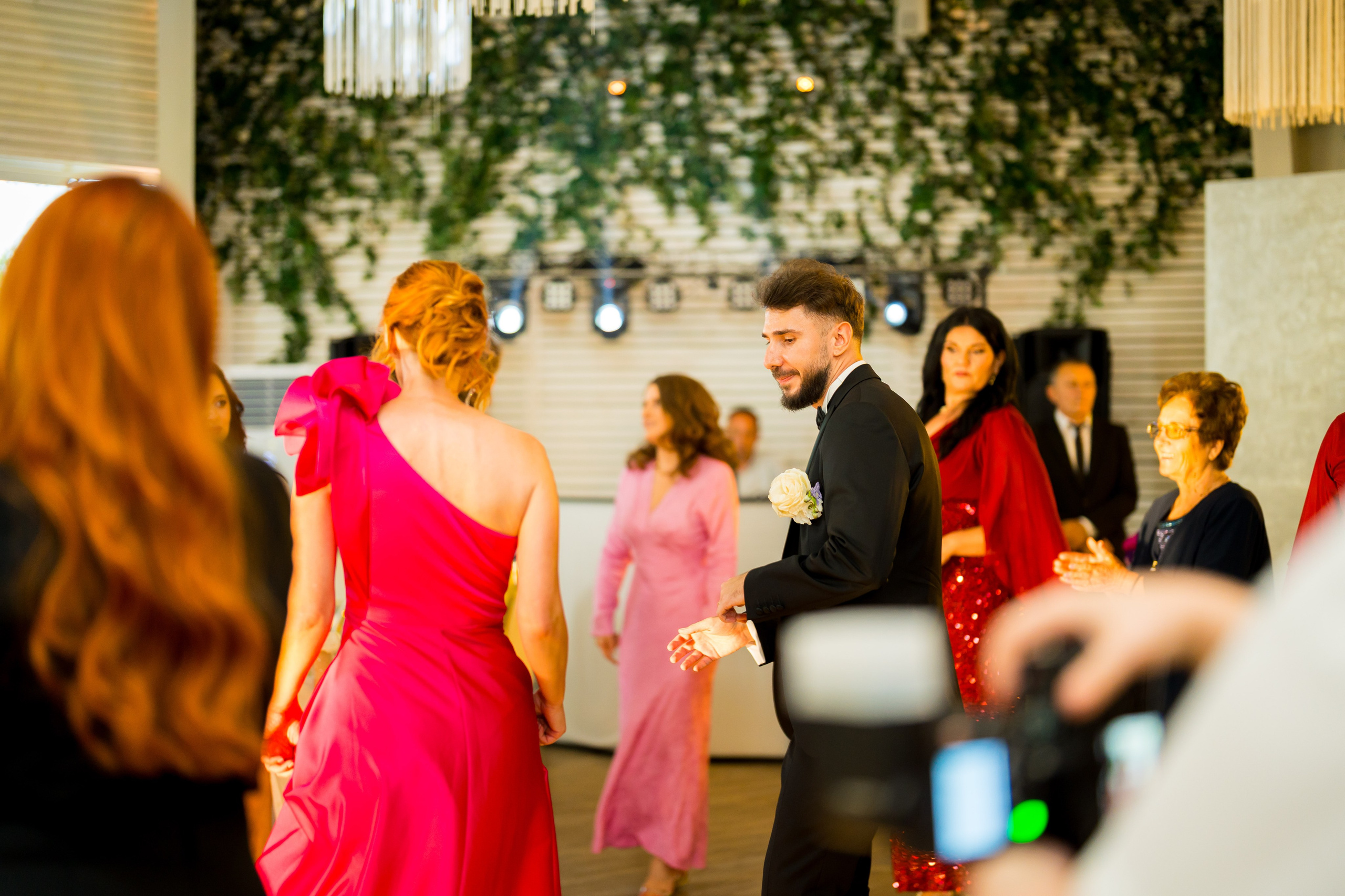 PARTY. Gabriel Florea — Fotograf nuntă București