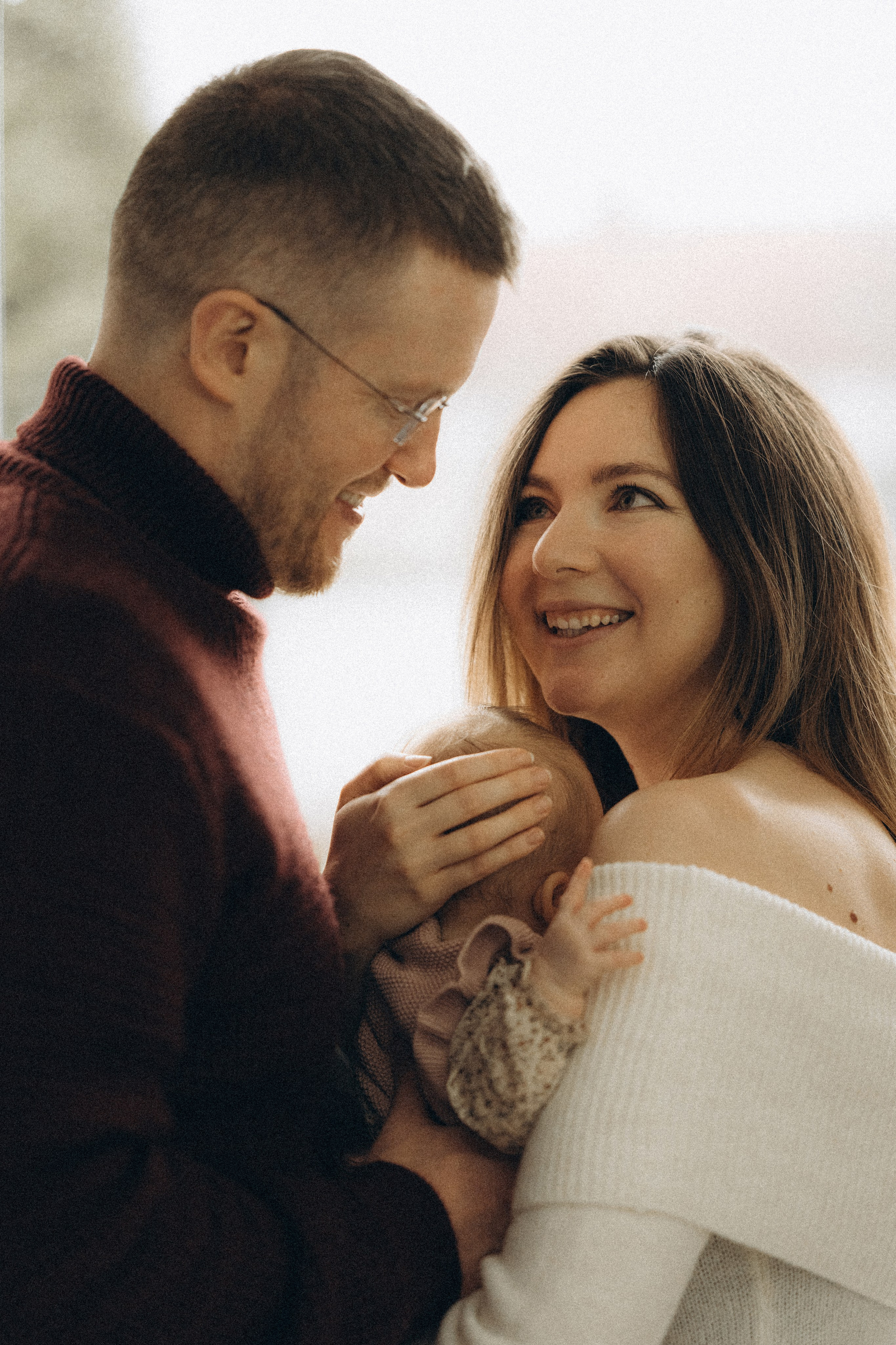 Home newborn session. Tania Gandrabur, photographer in West Midlands, England