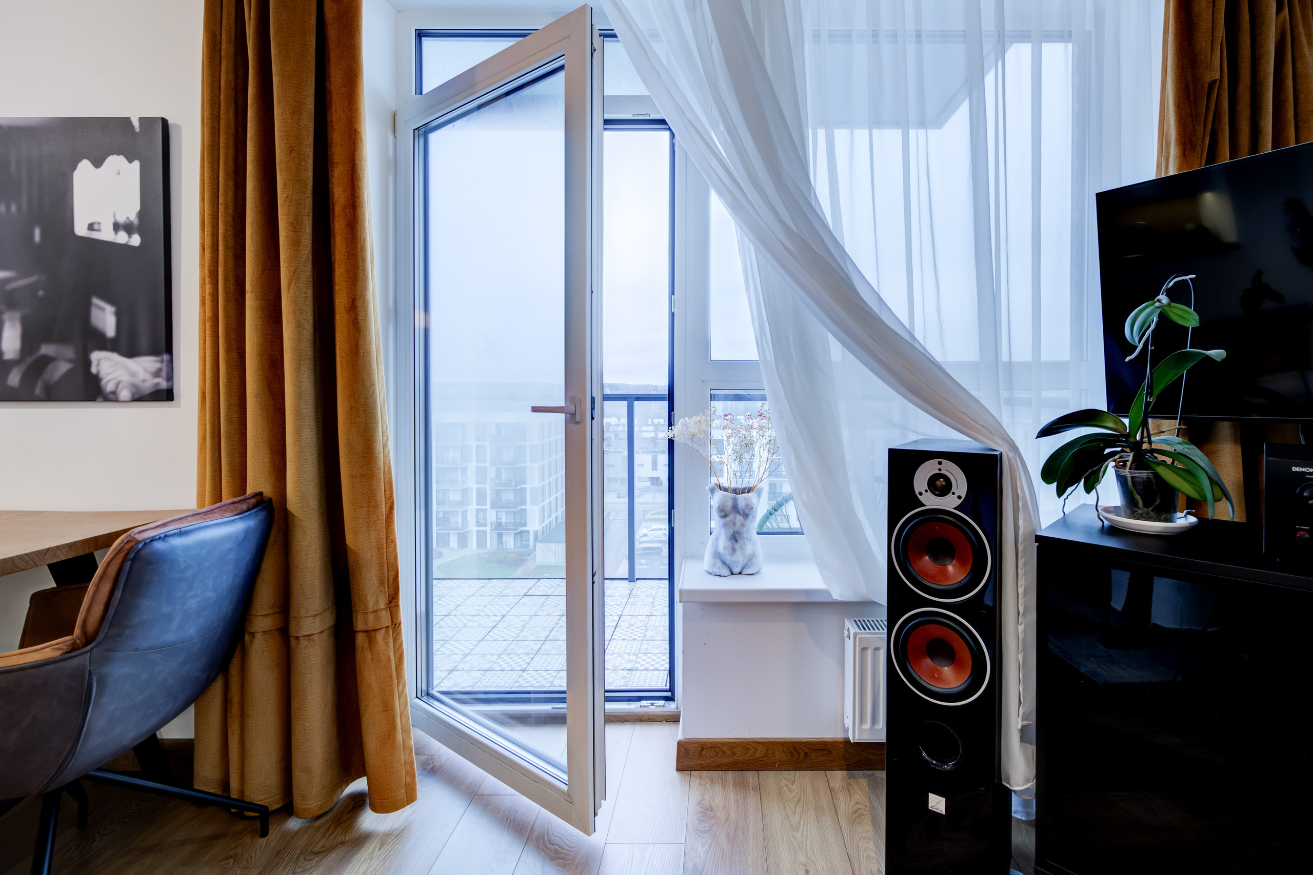 Karaliaučiaus g. 9 c, 2 k buto fotosesija. Elina Sapiega fotografė Vilniuje