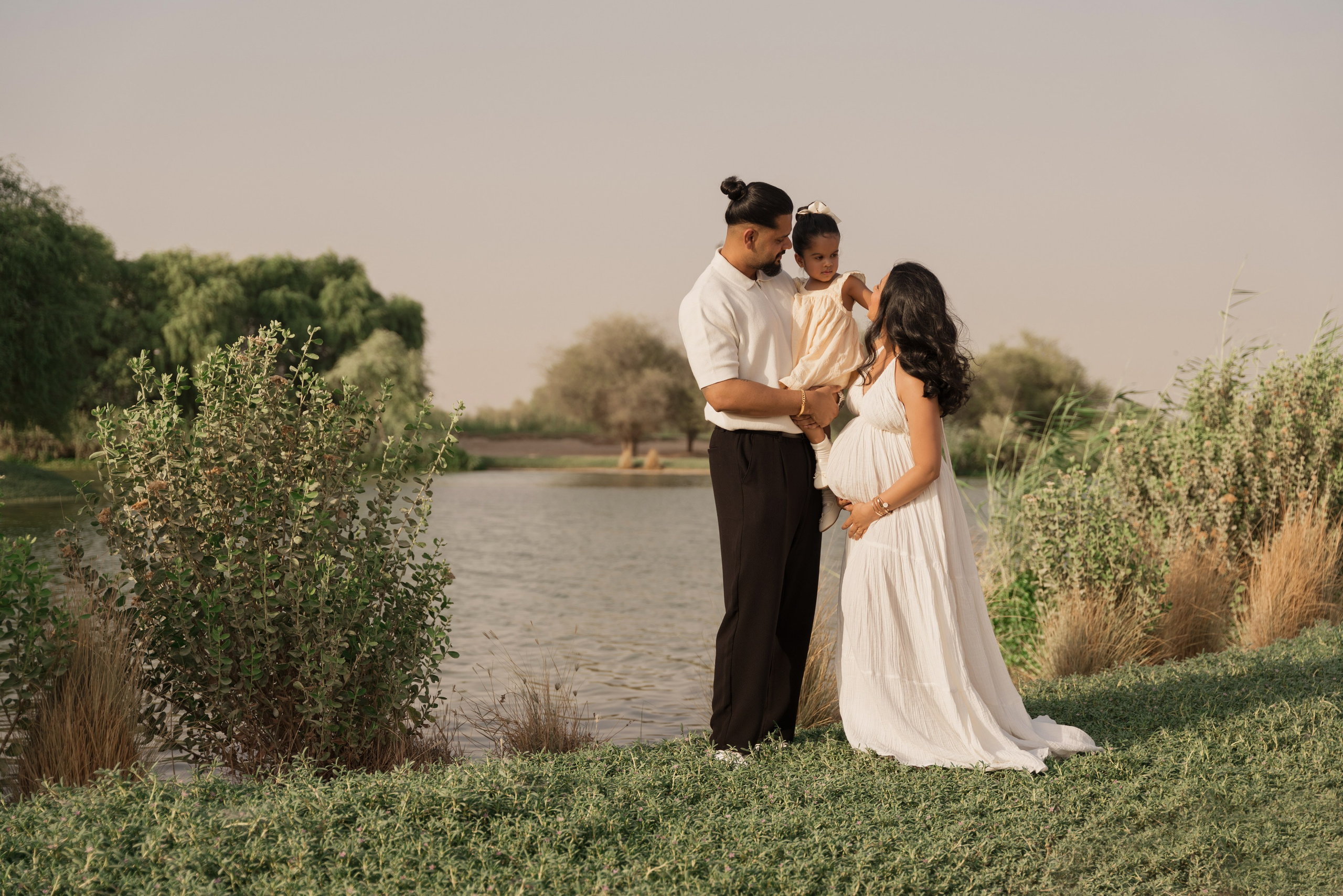 By the lake. Angela Iakovleva — Family Photographer in Dubai
