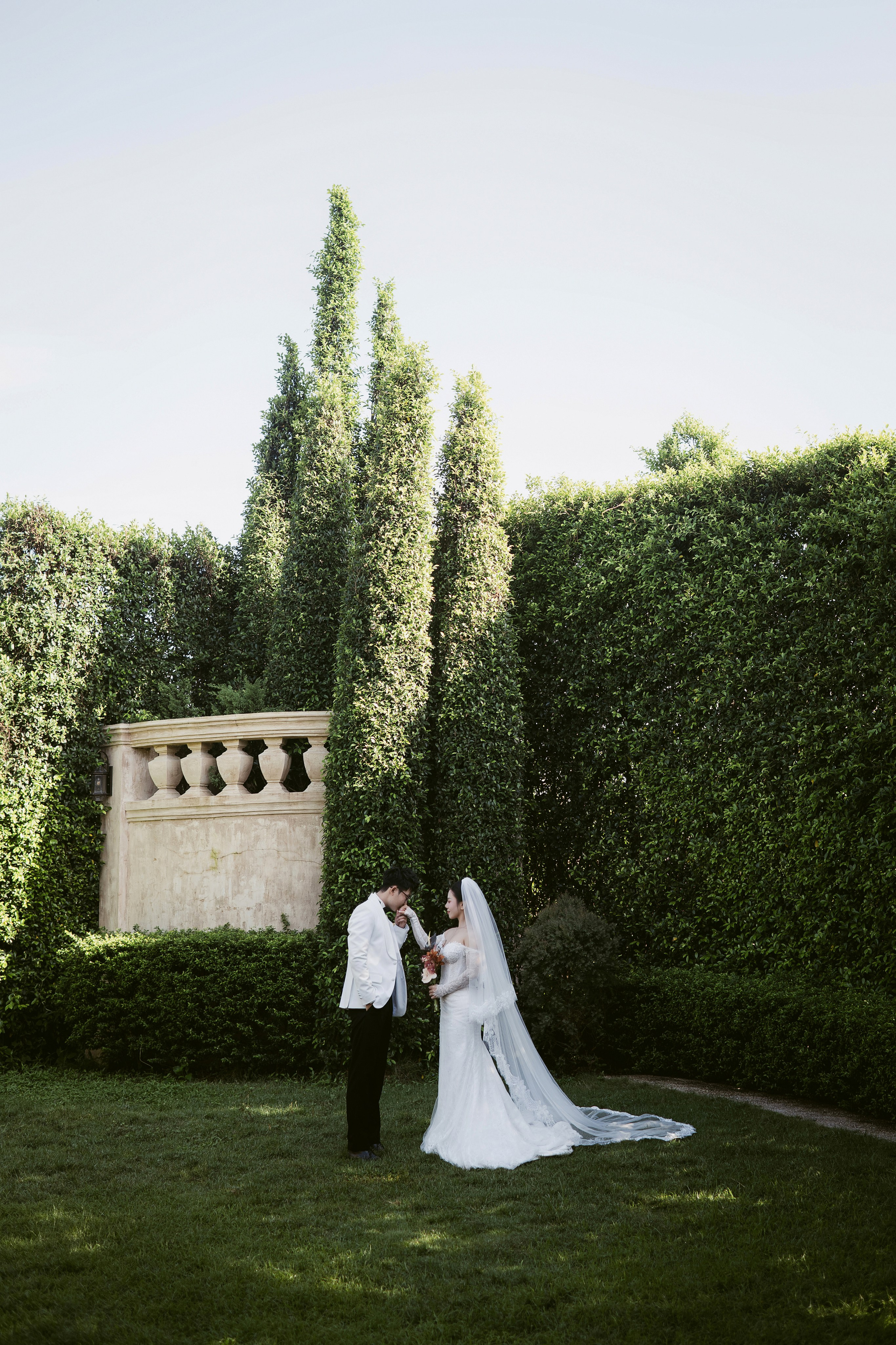 Man + Thu. BenColor Studio