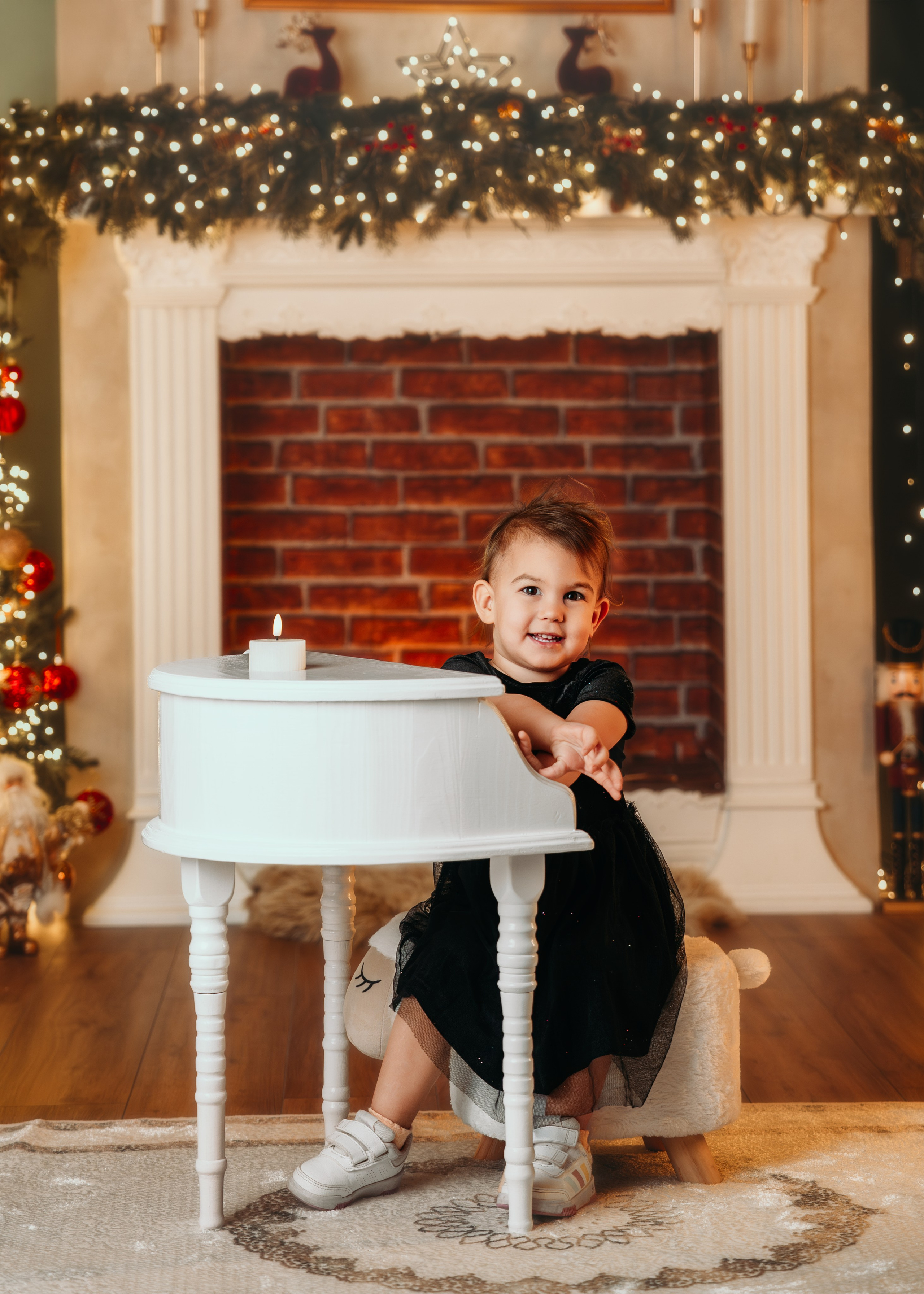 Praznično fotografisanje bračnih parova, Vračar – elegantan novogodišnji set sa lampicama.