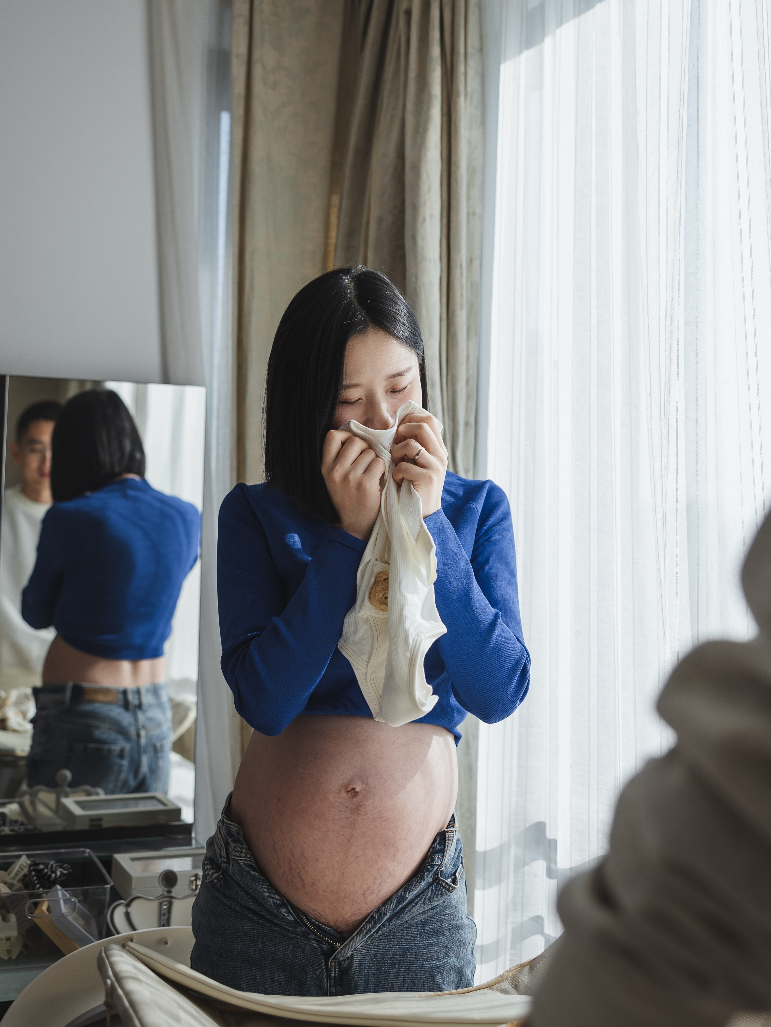 Candid photos of couple’s daily life. Shanghai Family Photographer Dora